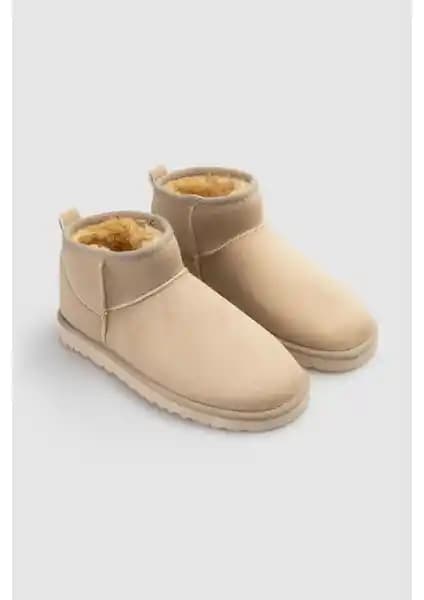 Nişantaşı Shoes Mini Kum Beji Süet Yarım Bot Şıklık ve Konfor Sunan Kış Ayakkabısı