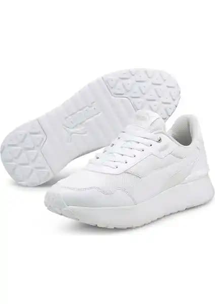 Puma R78 Voyage Kadın Spor Ayakkabısı Modern Tasarım ve Yüksek Konfor Sunar