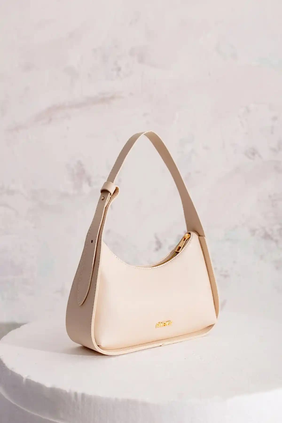 Rimense Kadın Krem Astarlı El ve Omuz Çanta: Şık ve Dayanıklı Günlük Kullanım Çantası