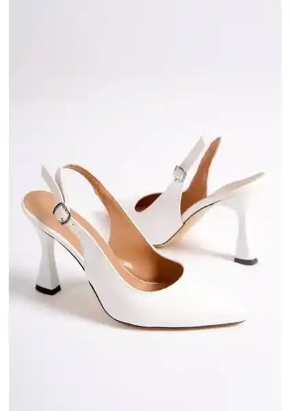 SkopjeShoes Beyaz Sivri Topuklu Ayakkabı: Şıklık ve Konforu Bir Arada Sunan Modern Tasarım