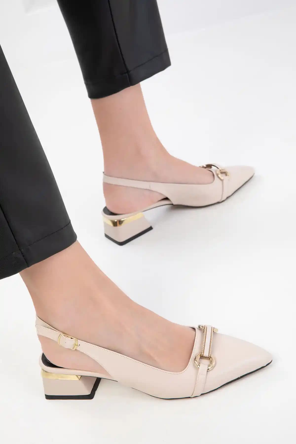 SOHO Bej Kadın Klasik Topuklu Ayakkabı 20423 Şıklık ve Konforu Bir Arada Sunar