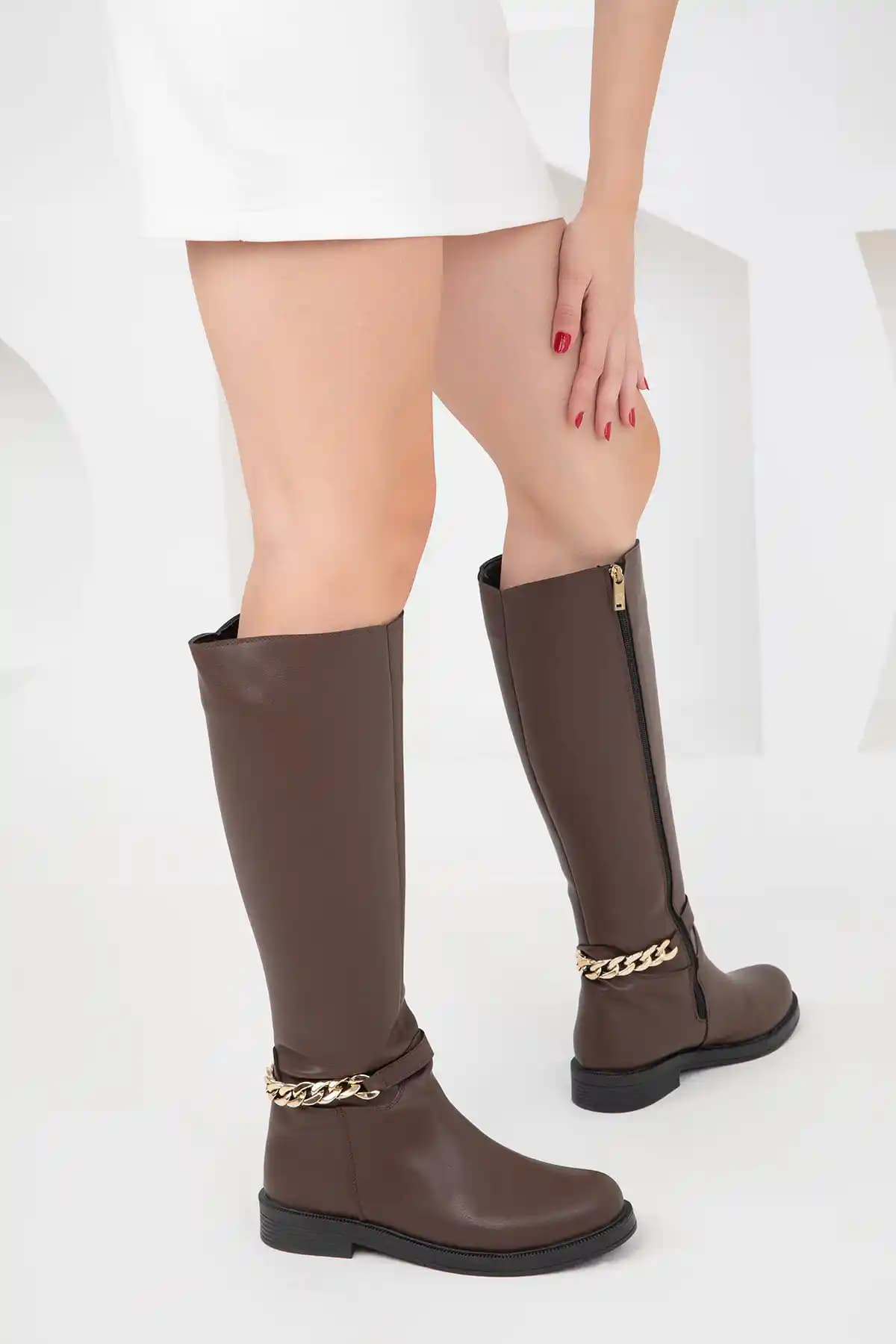 SOHO Kahve Kadın Çizme: Şıklık ve Konforu Bir Arada Sunan Günlük Botlar