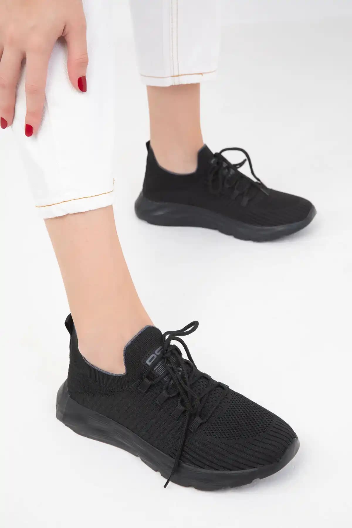 SOHO Siyah Kadın Sneaker Şıklık ve Konfor Sunan Günlük Kullanım Ayakkabısı