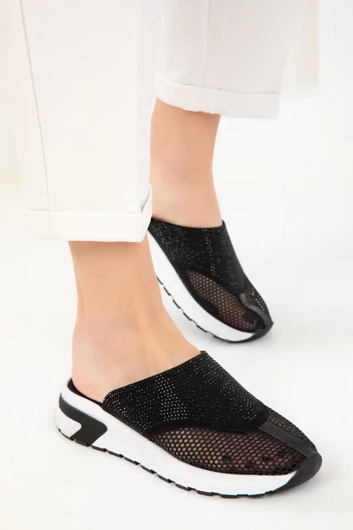 SOHO Siyah Kadın Terlik 20253 Günlük Şıklık ve Konfor Sunan Modern Tasarım