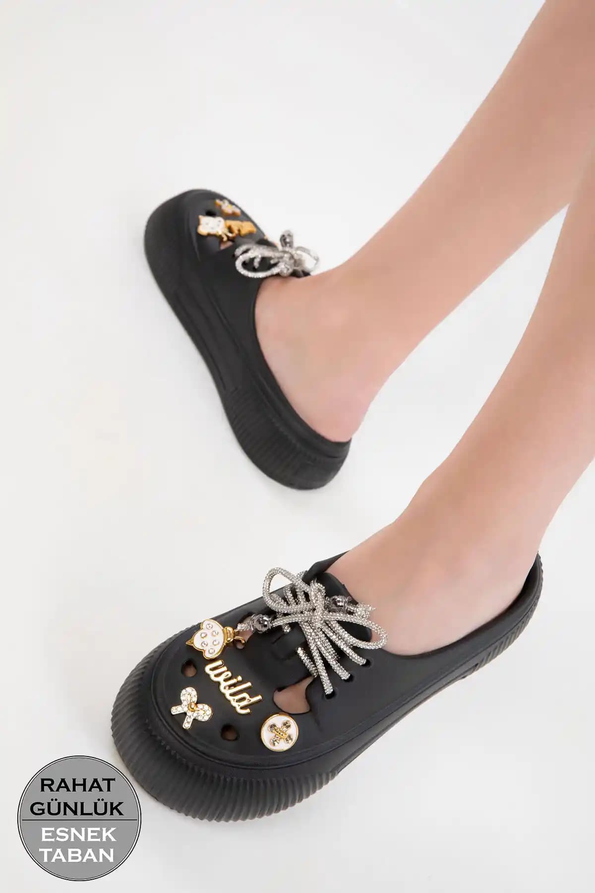 SOHO Siyah Kadın Terlik 20406: Şık ve Konforlu Günlük Kullanım Ayakkabısı