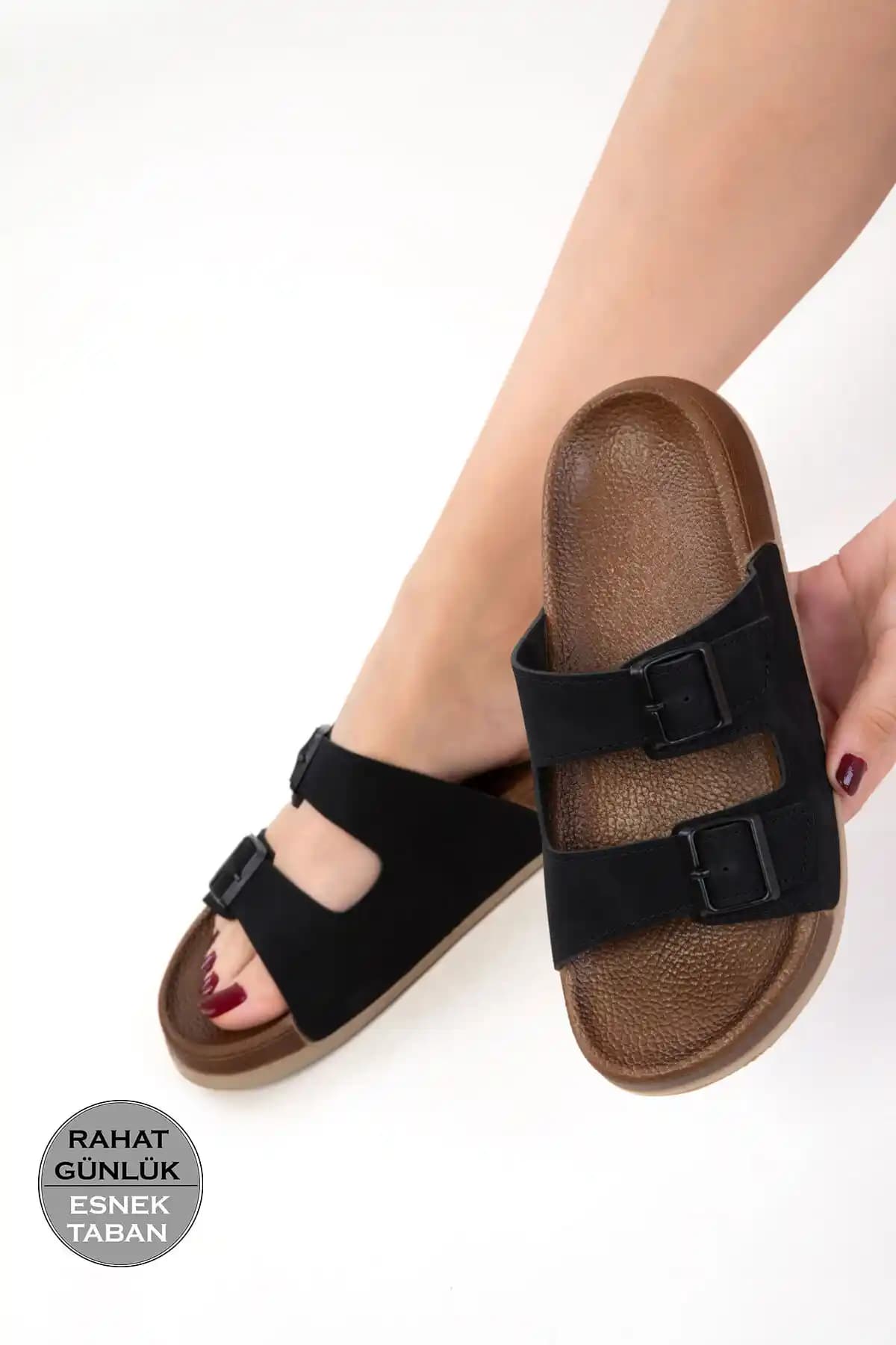 SOHO Siyah Unisex Terlik 20723: Şıklık ve Konforu Bir Arada Sunan Günlük Ayakkabı