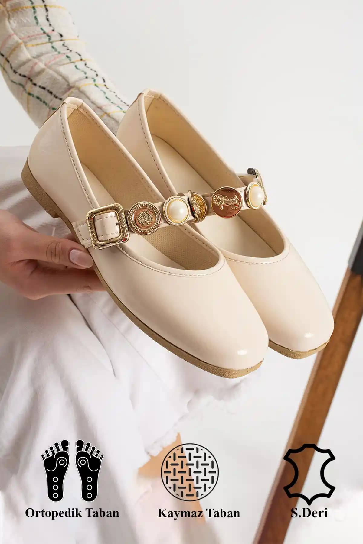 StWenn Krem Kadın Babet: Şıklık ve Konforu Bir Arada Sunan Modern Ayakkabı Seçeneği