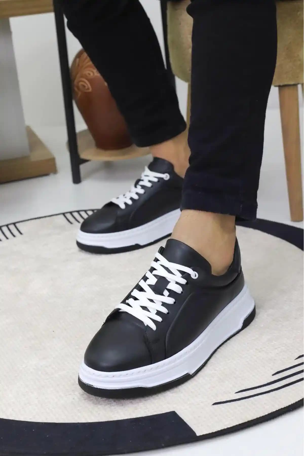 Weynes Siyah Beyaz Erkek Spor Ayakkabısı Günlük Kullanım İçin Uygun ve Şık Tasarım