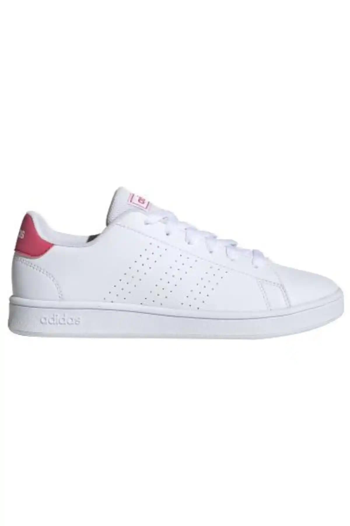 adidas Advantage Kadın Beyaz Spor Ayakkabısı Günlük Şıklık ve Konfor Sunar