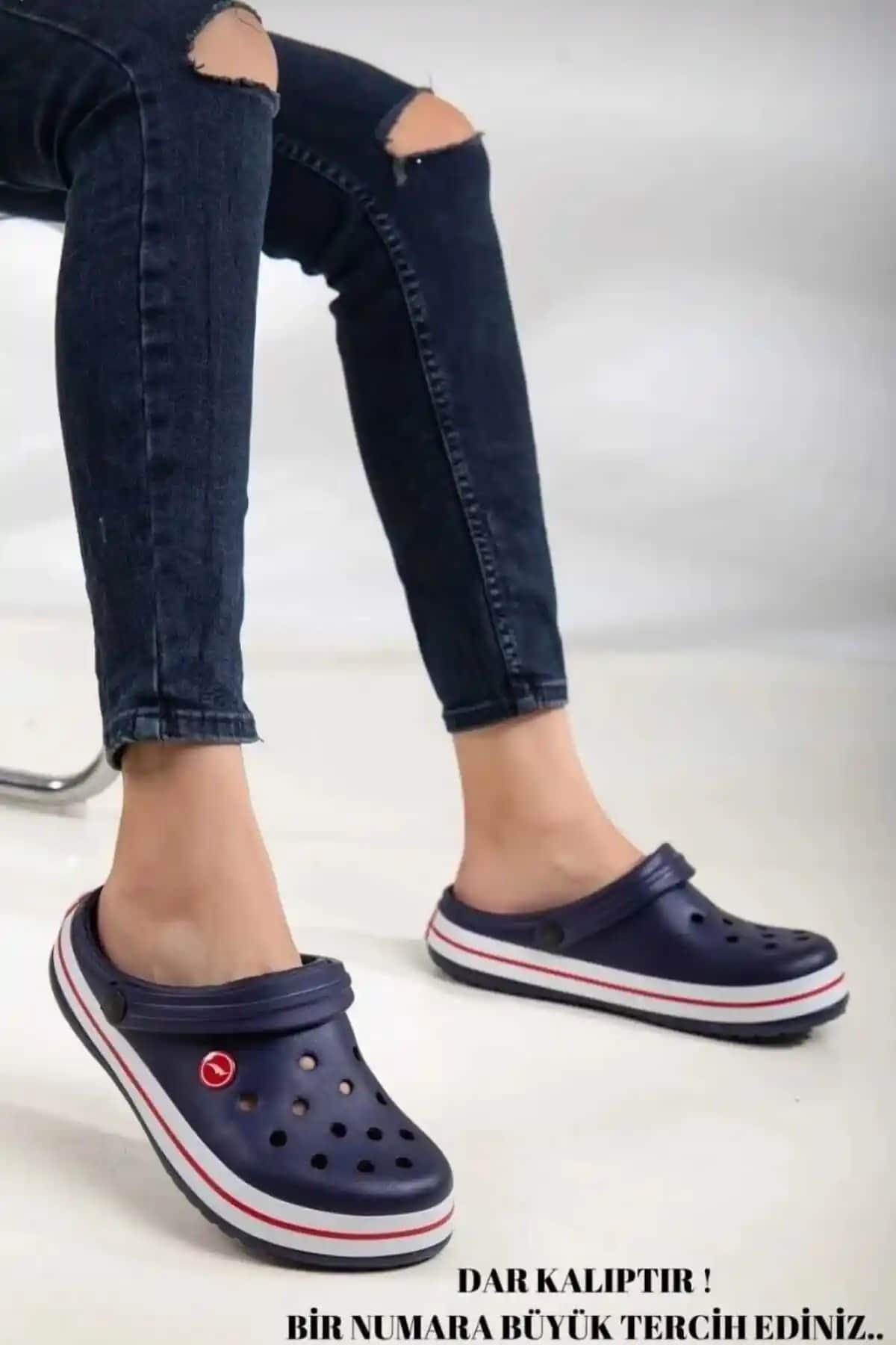 Akınal Bella Tam Ortopedik Bay Cross Terlik: Günlük Şıklık ve Konforun Buluşması