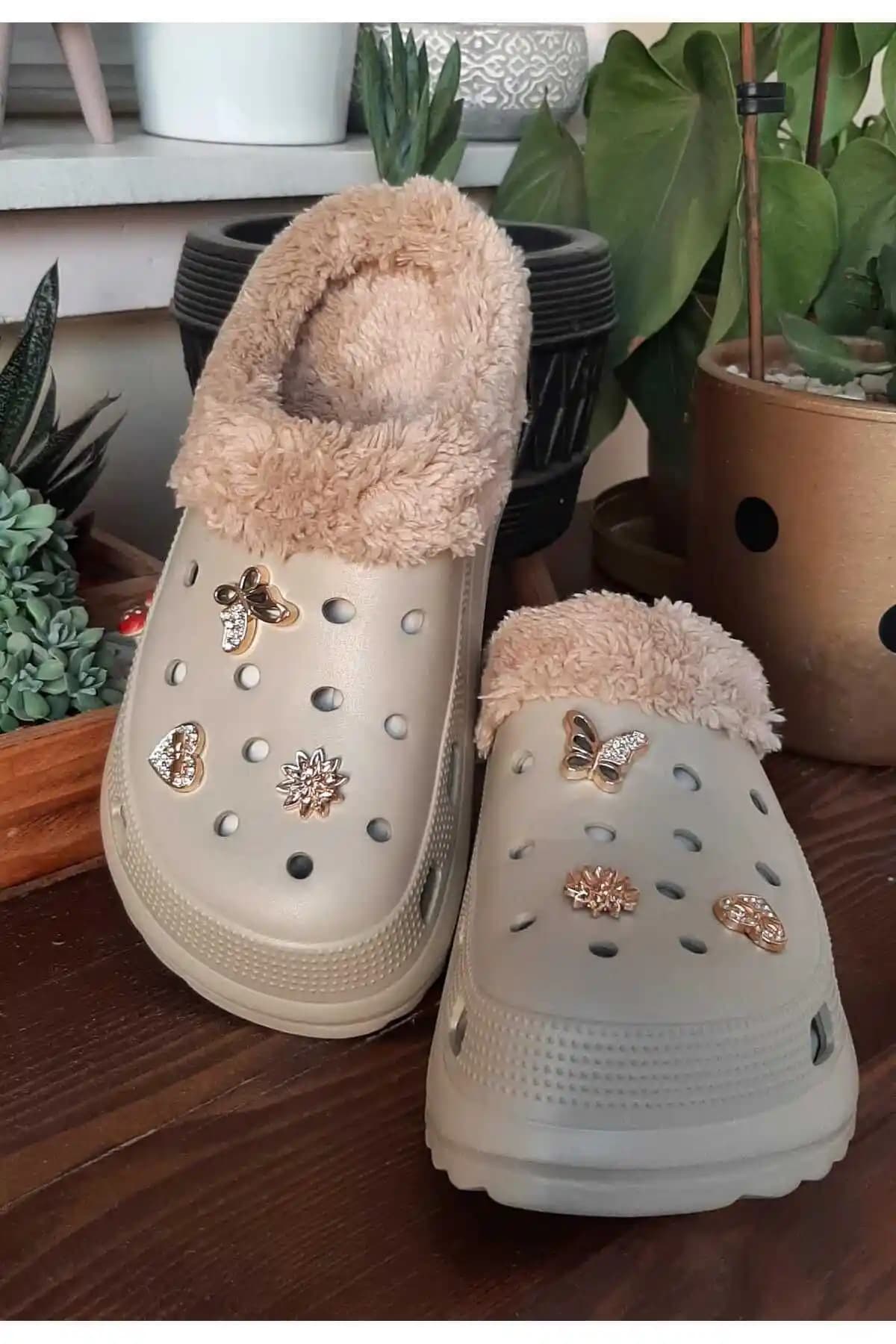 AkınalBella Bej İçi Tüylü Kışlık Panduf Terlik: Şık ve Konforlu Ev Terliği Ürünleri