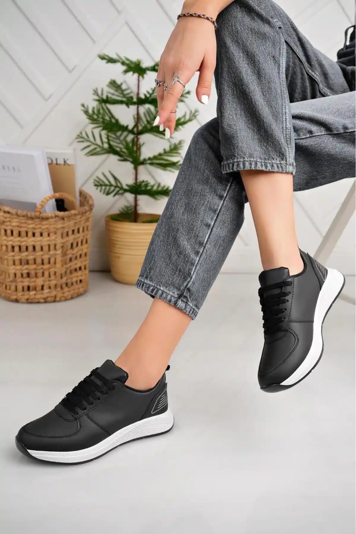 Alya LCN Unisex Spor Ayakkabısı Modern Tasarım ve Dayanıklılık Özellikleriyle Öne Çıkıyor