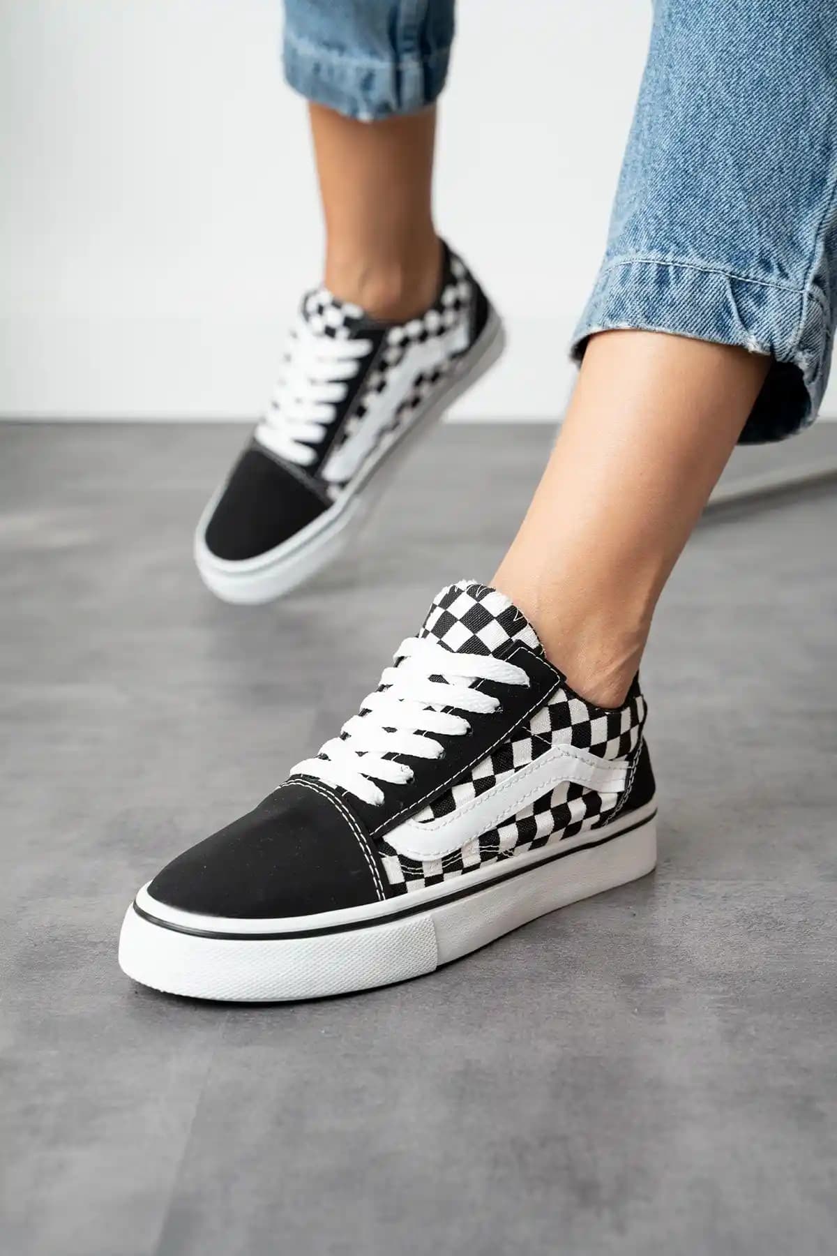 Ayax Dama Desenli Siyah Beyaz Günlük Unisex Sneaker: Şık ve Konforlu Tasarım