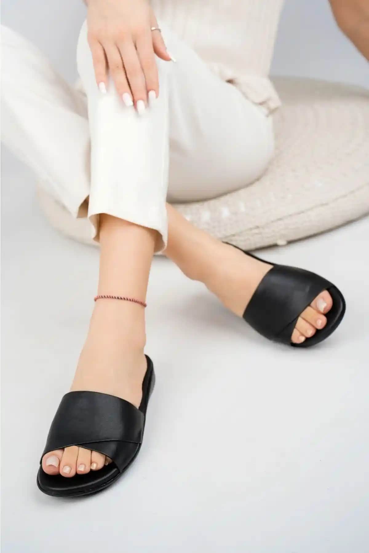 Ays Shoes Kadın Ortopedik Deri Terlik Topuk Dikeni Desteği ve Şıklık Sunar