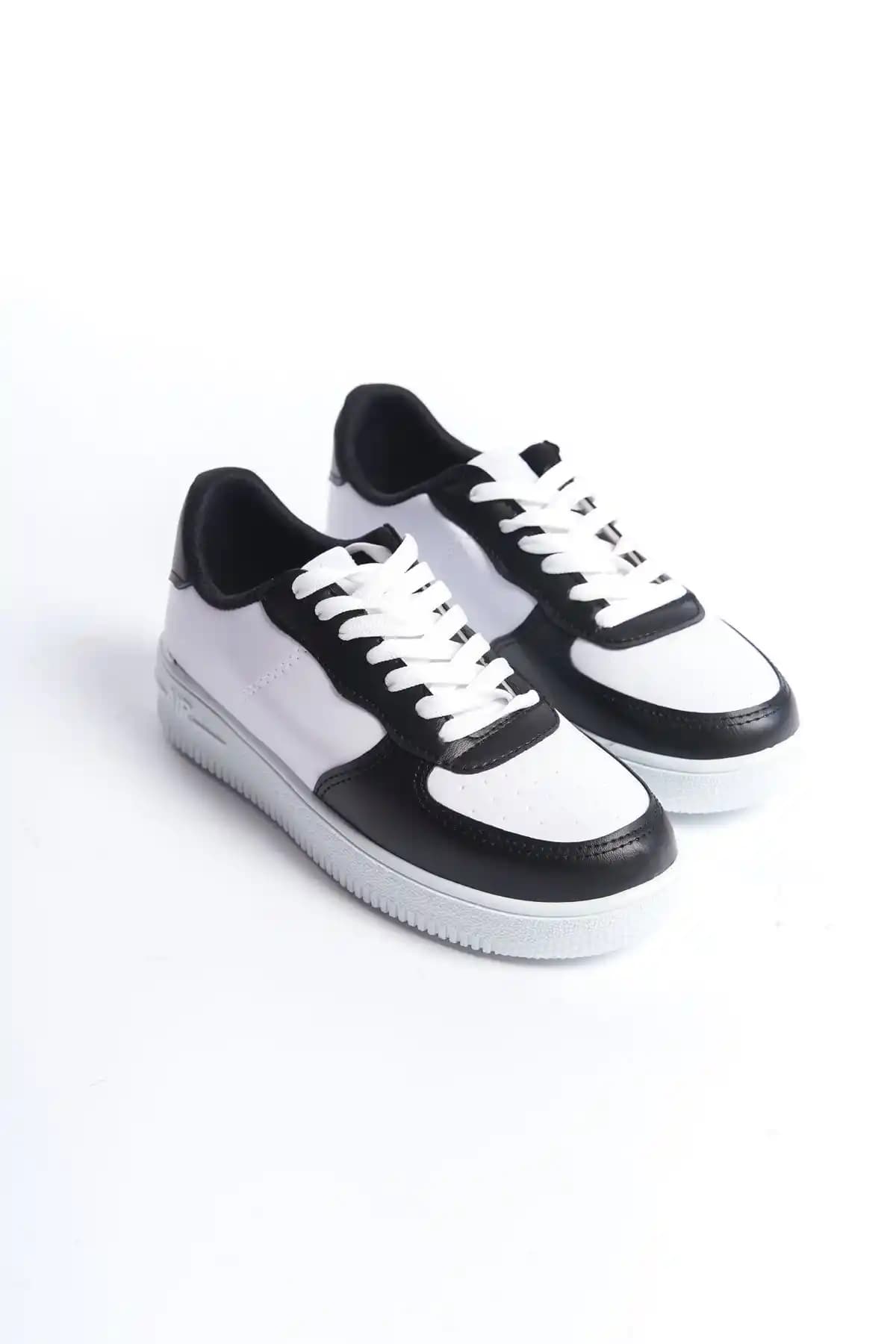 Bakgiy Kadın Beyaz Siyah Sneaker BG1003-101-0001 Günlük Şıklık ve Konfor Sunar