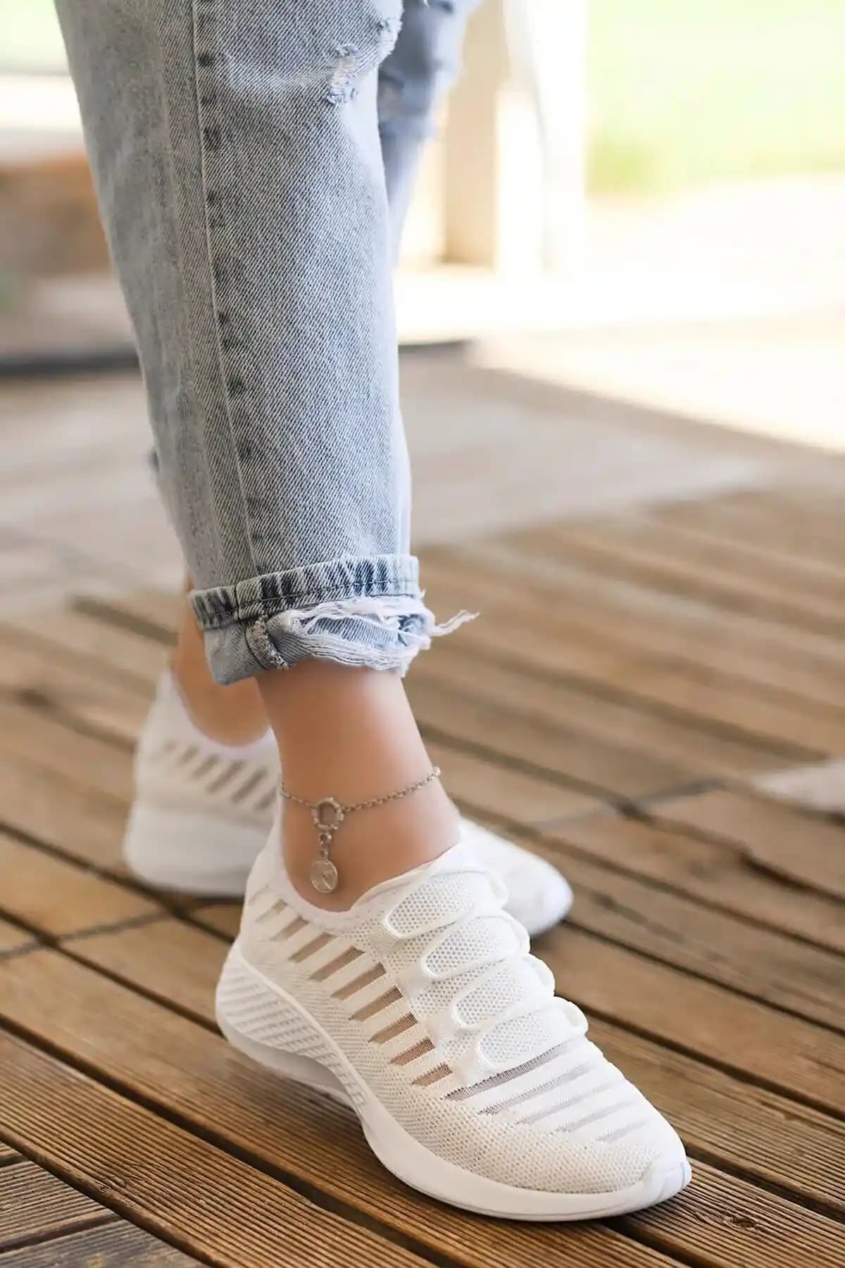 Bitmedeniste Yeni Sezon Kadın Bağcıksız Triko Sneaker Modeli Özellikleri ve Kullanım Avantajları