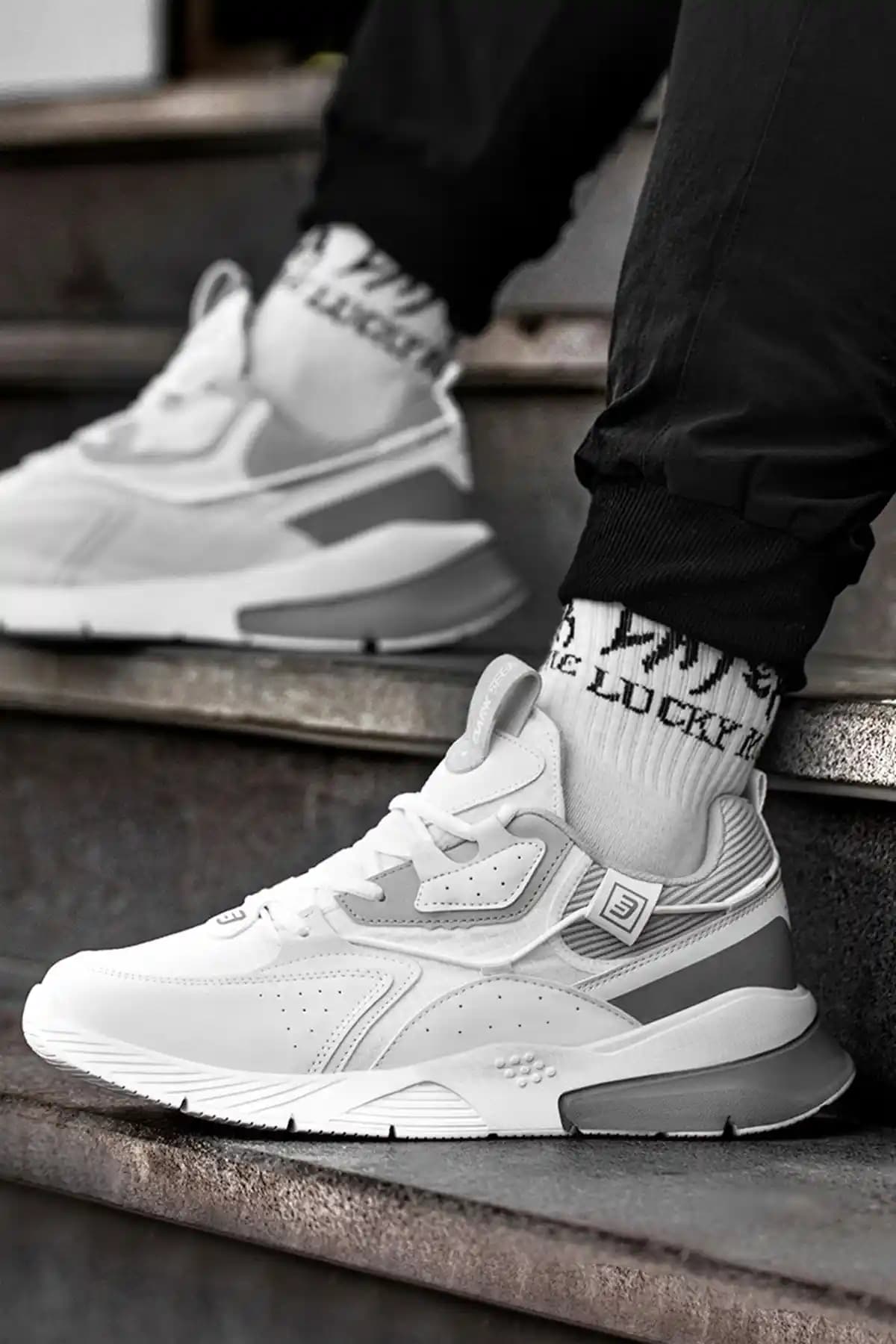Dark Seer Beyaz Buz Unisex Sneaker: Şık ve Konforlu Günlük Spor Ayakkabı Seçenekleri