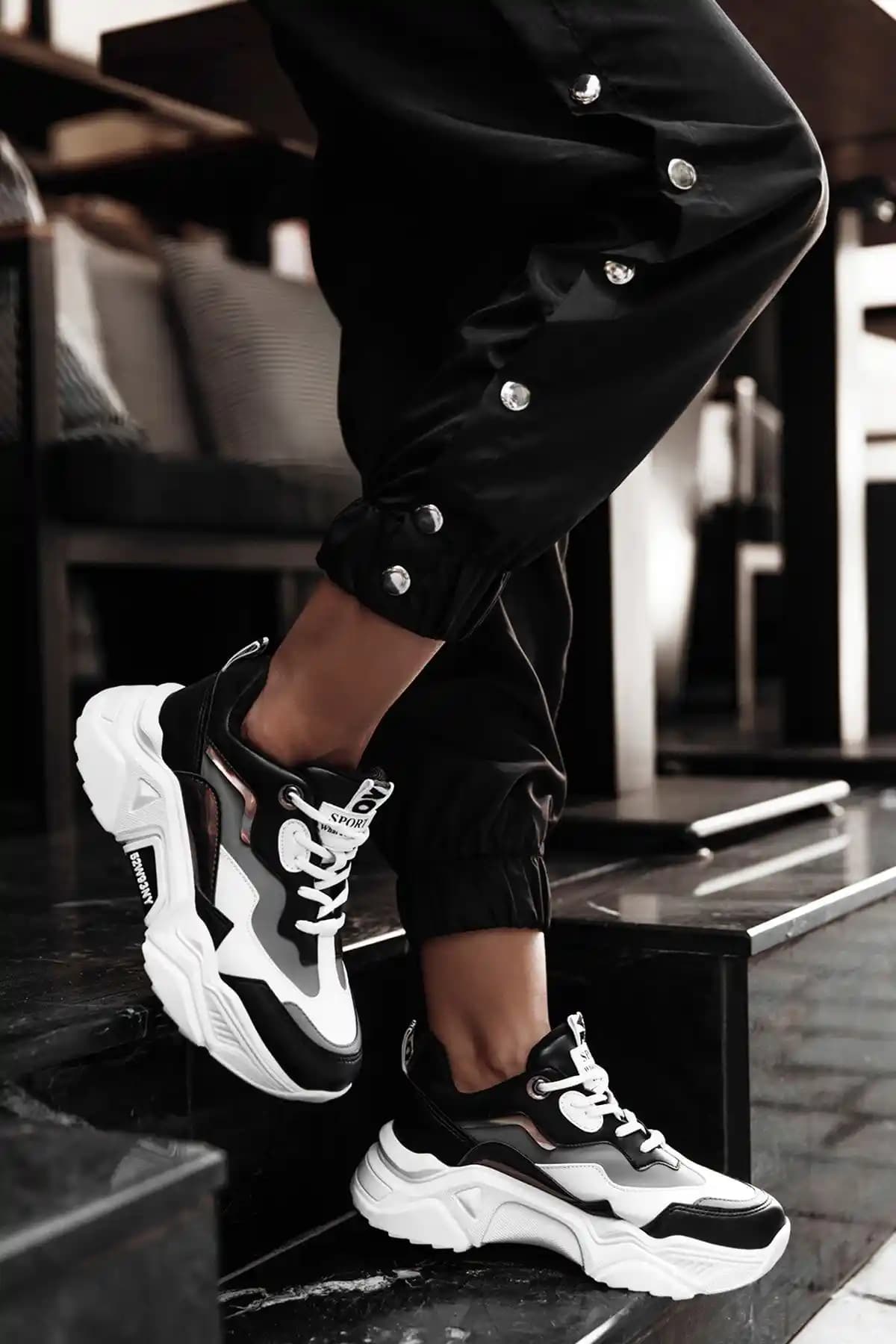 Dark Seer Siyah Füme Kadın Sneaker Şıklık ve Konforu Bir Arada Sunar