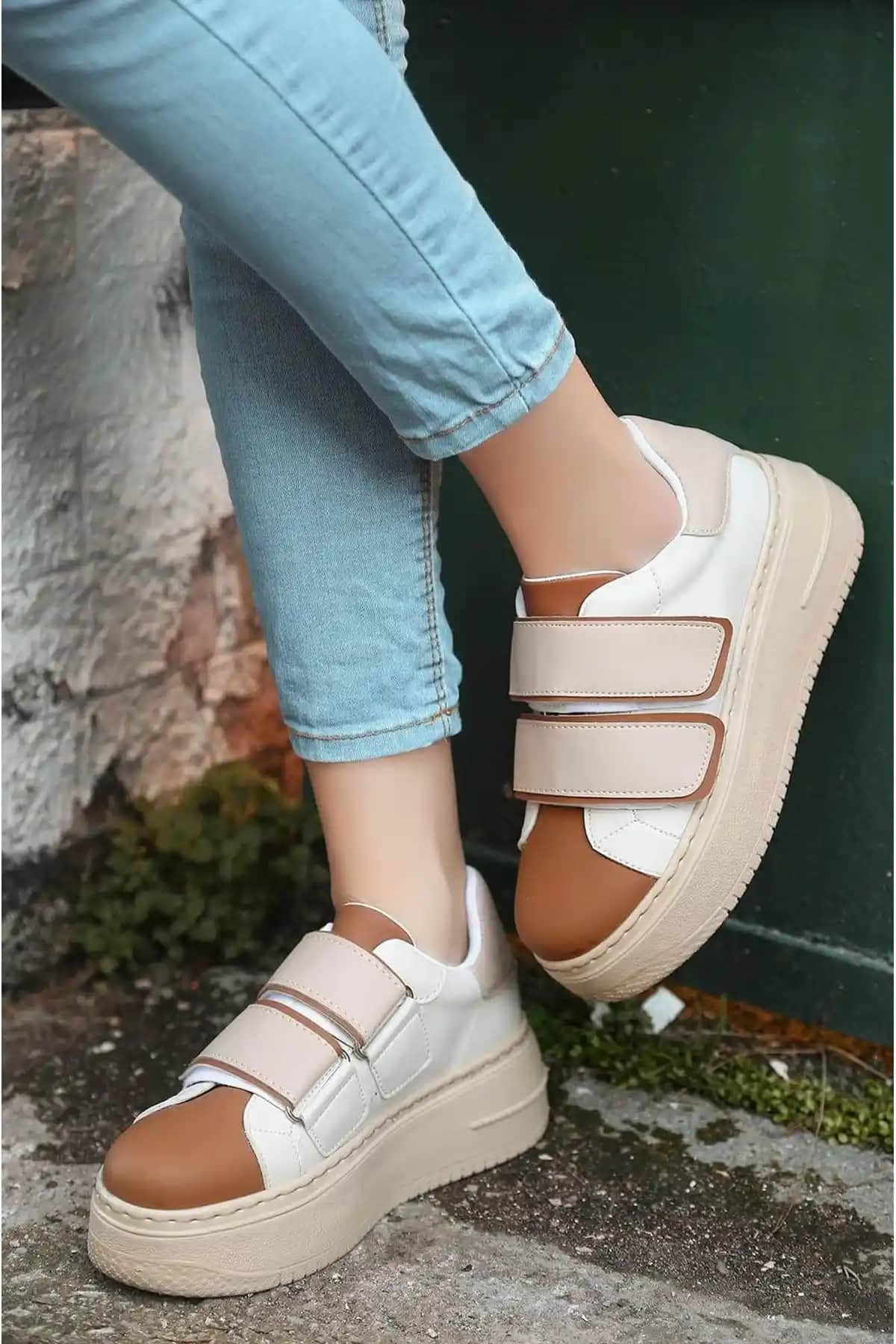 Deri Spor Sneaker ile Günlük Şıklık ve Konforu Bir Arada Yakalayın