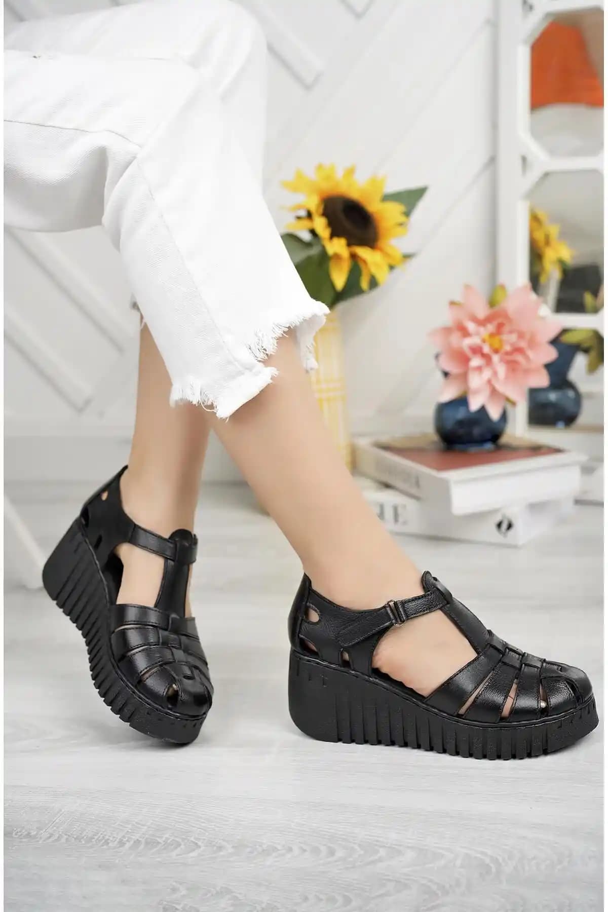 Diego Carlotti Hakiki Deri Kadın Günlük Dolgu Sandalet: Şıklık ve Konfor Bir Arada