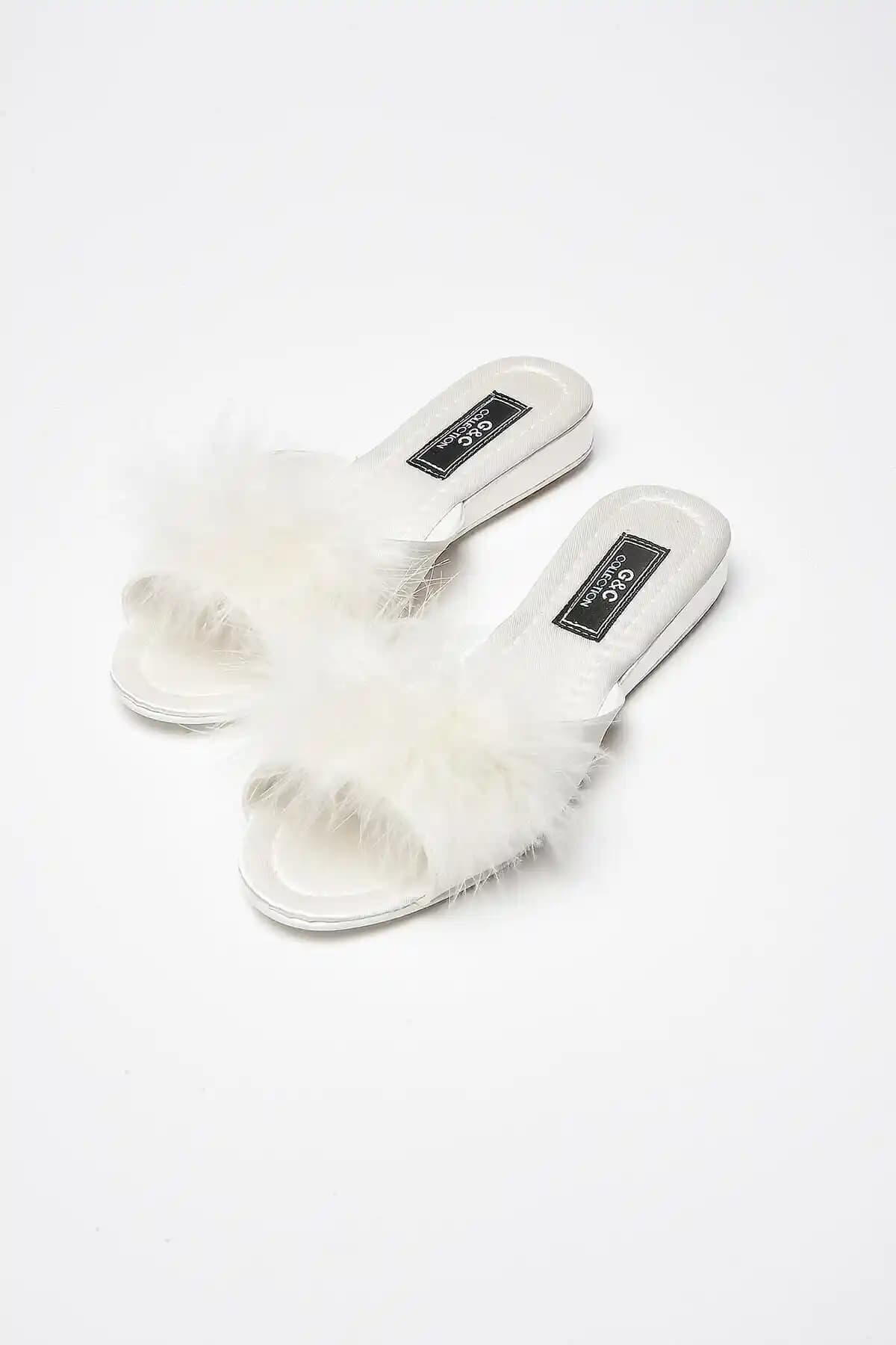 GC Gelin Terliği: Yazlık Şıklık ve Konfor Sunan Suni Deri Terlikler