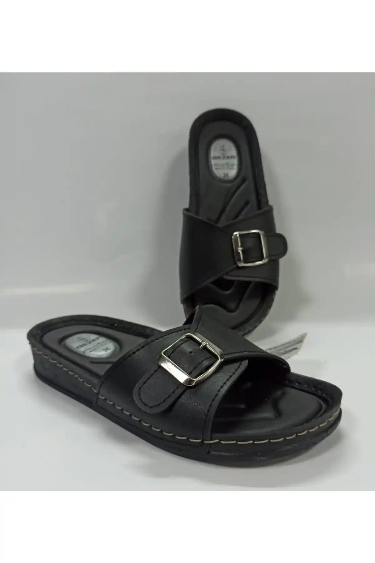 Gezer Anatomik Taban Kadın Terlik: Şıklık ve Konforu Bir Arada Sunan Modern Tasarım