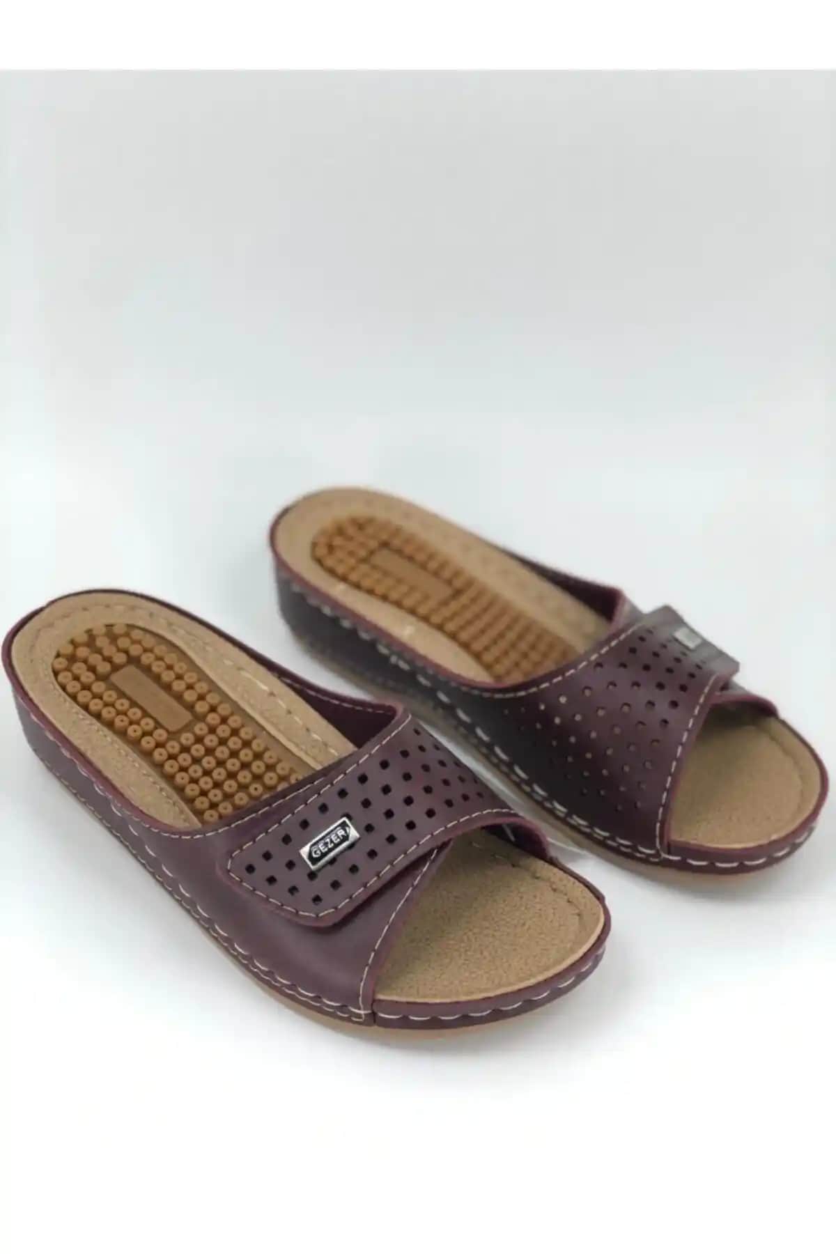 Gezer Darbe Emici Masajlı Terlik: Şıklık ve Konforu Bir Arada Sunan Modern Tasarım