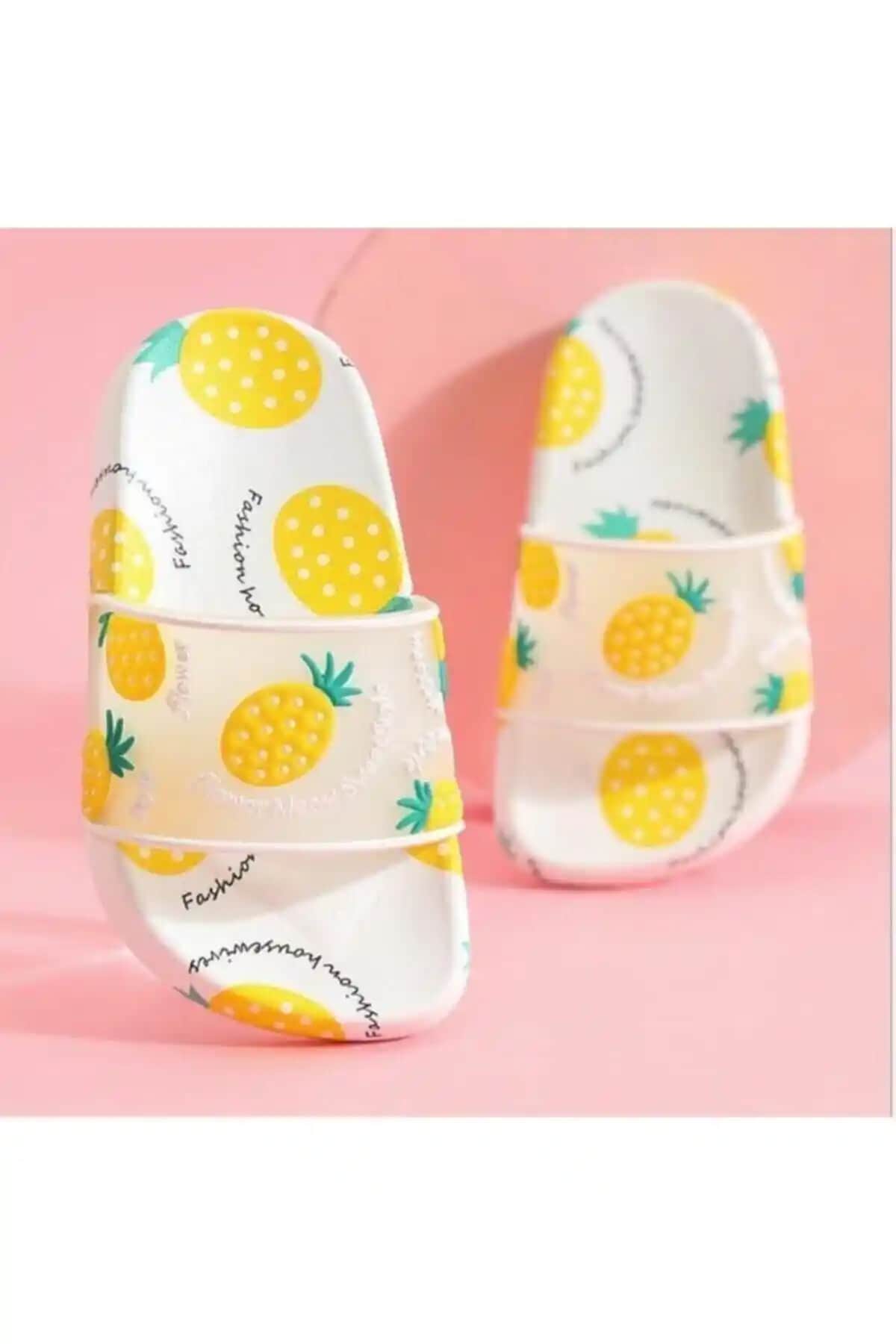 Gezer Meyveli Kaydırmaz Taban Çocuk Terlikleri Konfor ve Güvenlik Sunar