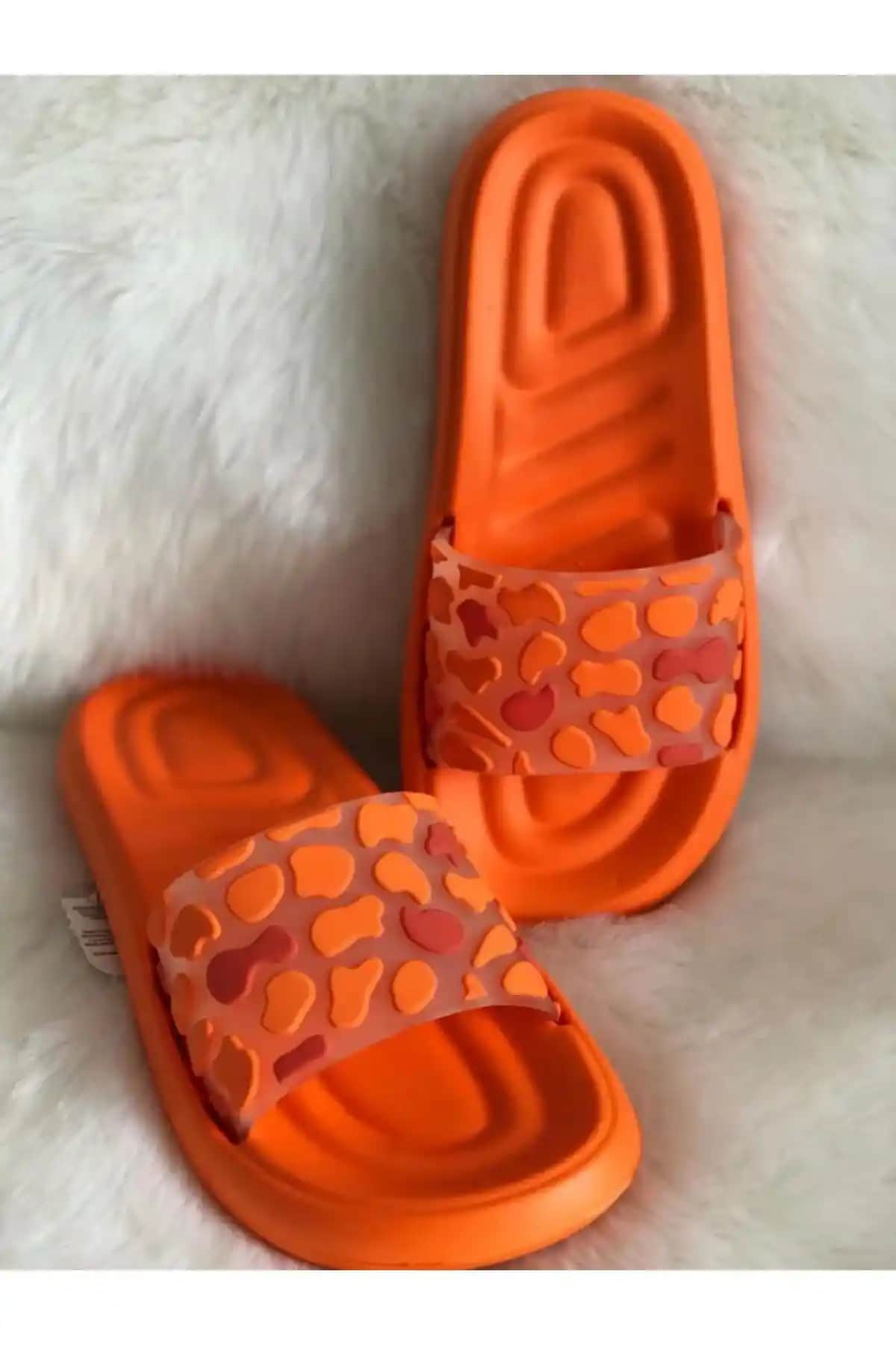 Gezer Yazlık Kadın Terlik Kedi Pati Desenli Turuncu Rahat ve Şık Tasarım