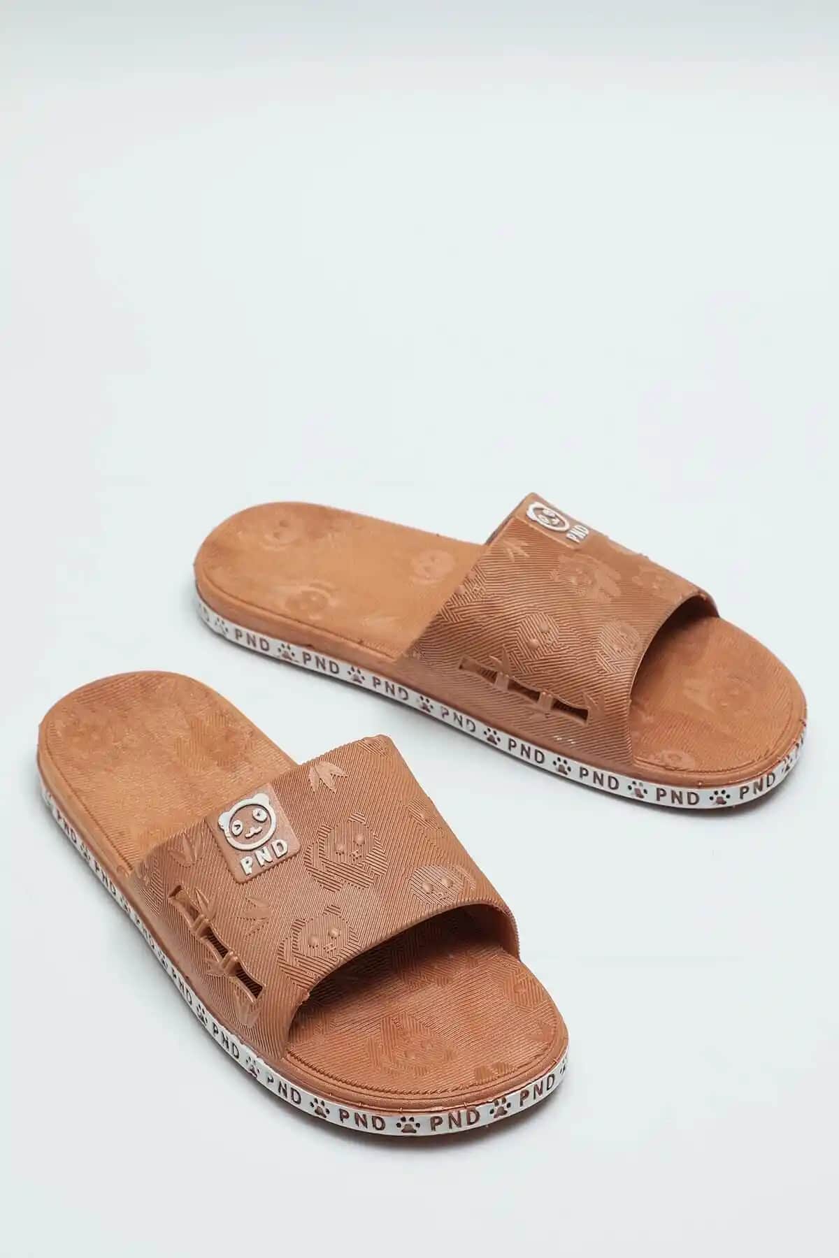 Gezer Yazlık Kadın Terlikleri Kaydırmaz Taban ve Modern Tasarımlarla Yaz Aylarına Uygun