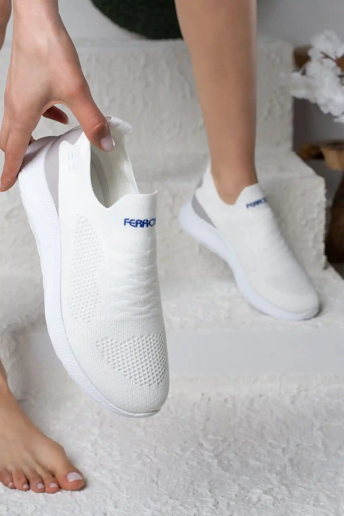 İmerShoes Günlük Unisex Beyaz Sneaker: Şıklık ve Konforun Mükemmel Buluşması