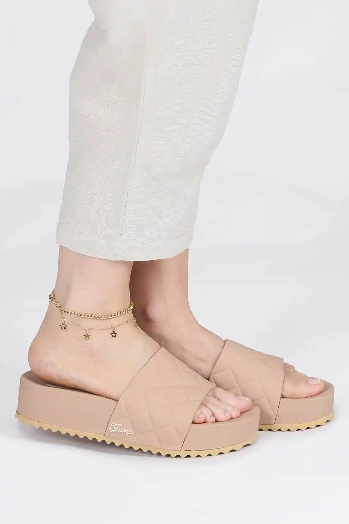 Jump 50001 Dolgu Topuklu Bej Günlük Kadın Platform Terlik: Rahat ve Şık Tasarım