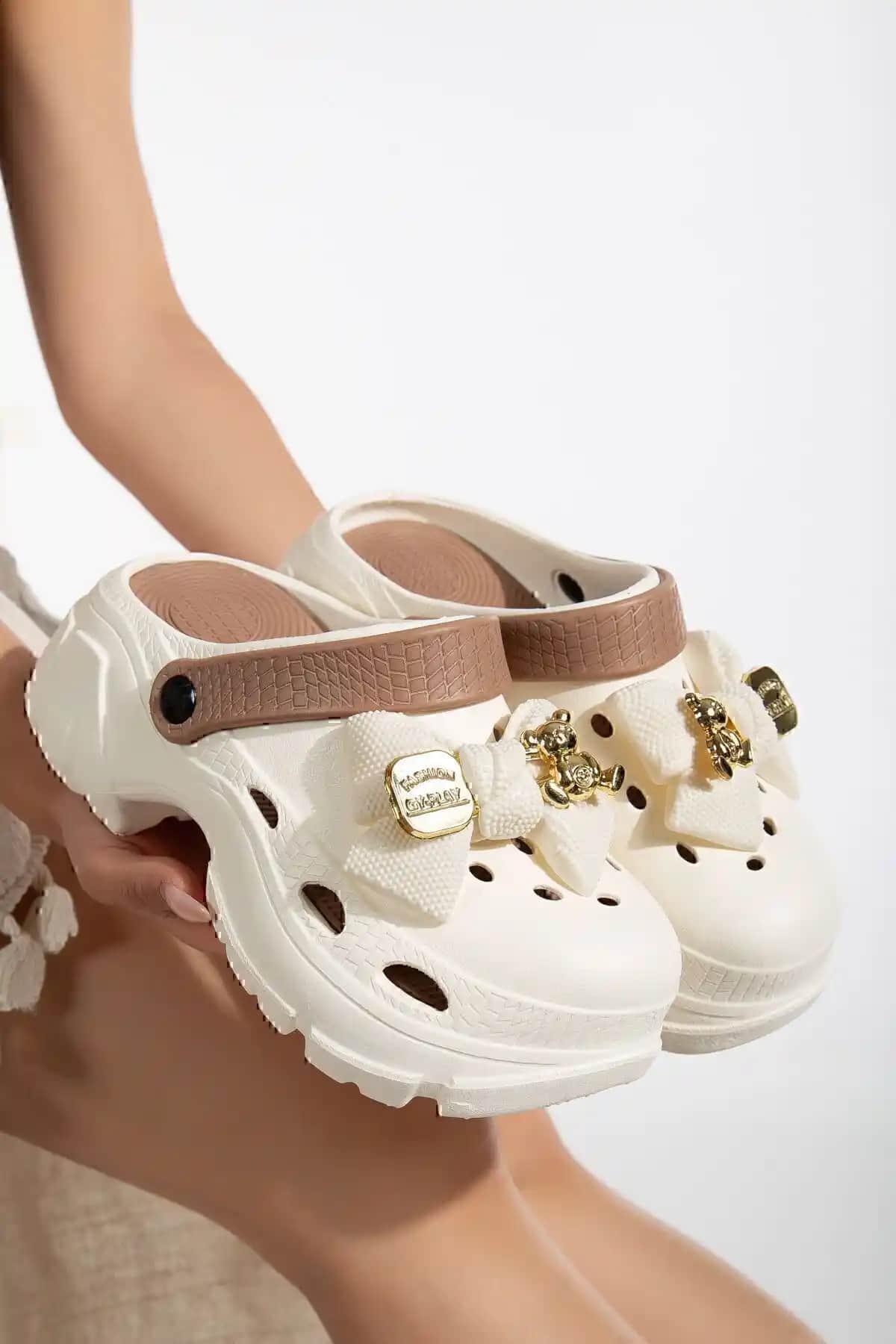 Kadın için şık ve rahat Eva plaj sandaletleri bej ve kahve renk seçenekleriyle uygun fiyatlı