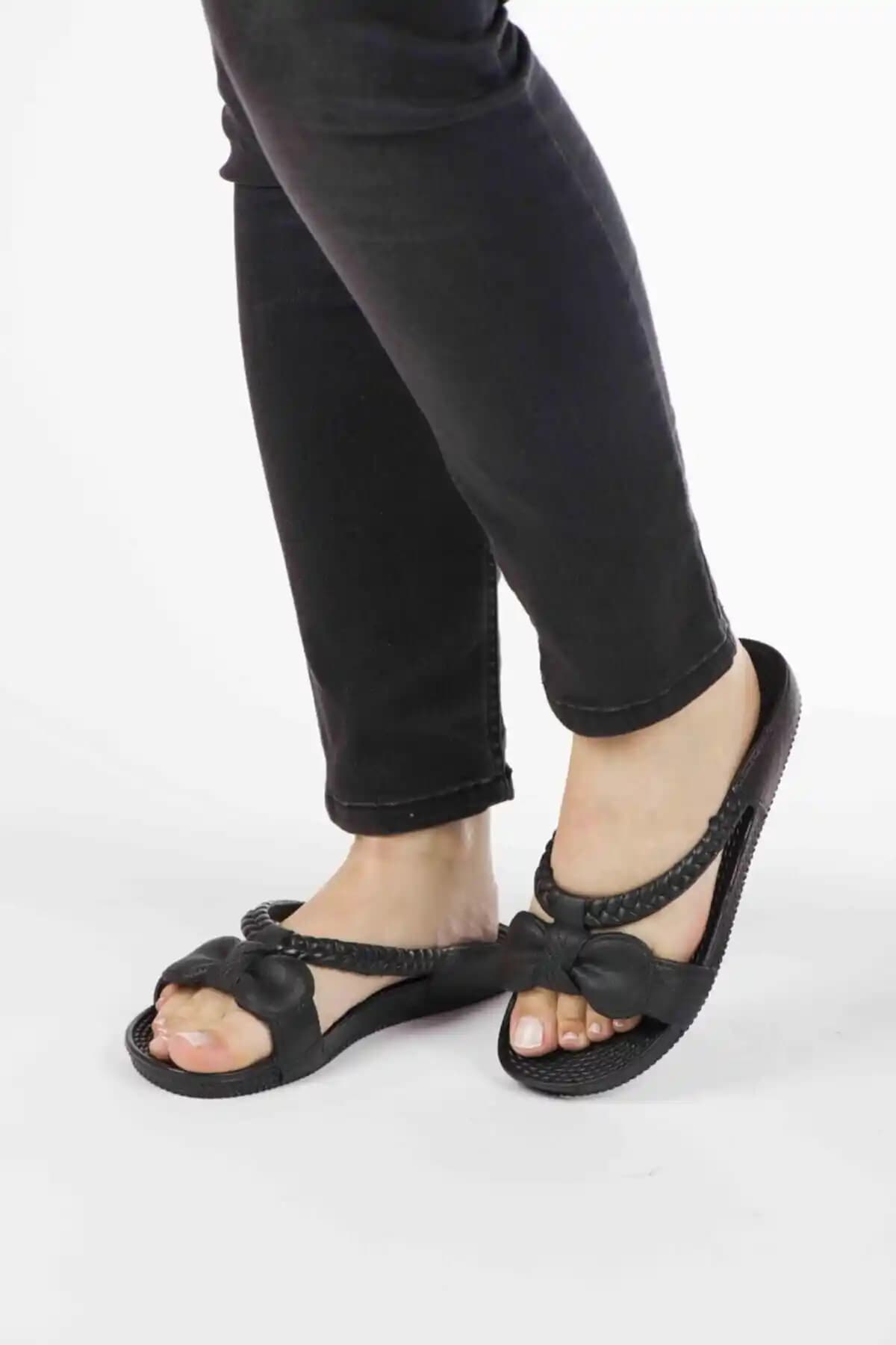 Kadın Siyah Günlük Deniz Plaj Havuz Bahçe Terliği - Şıklık ve Konfor Bir Arada