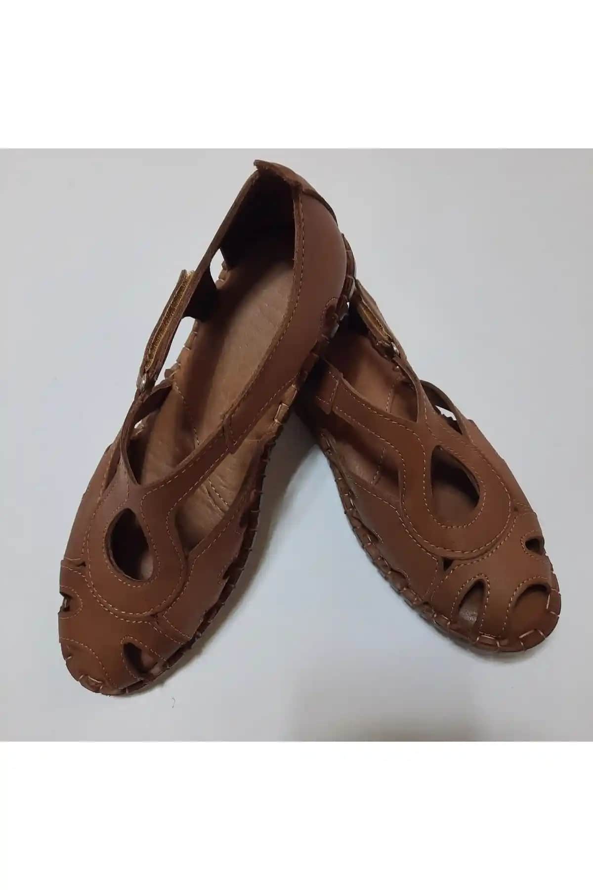 KAPAR Hakiki Deri Sandalet: Şıklık ve Konforu Bir Arada Sunan Günlük Ayakkabı