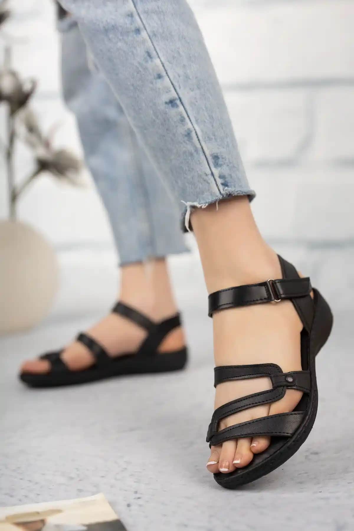 Khayt Sonia Hakiki Deri Ortopedik Kadın Sandaletleri Günlük Rahatlık ve Şıklık Sunar