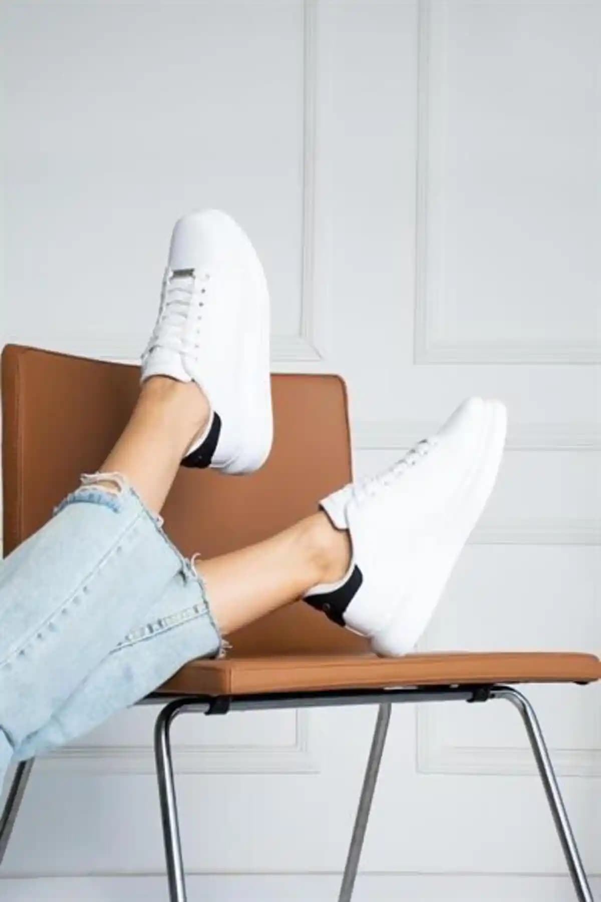 L.A Polo 051 Beyaz Siyah Renk Kadın Günlük Spor Ayakkabısı Şıklık ve Konfor Bir Arada