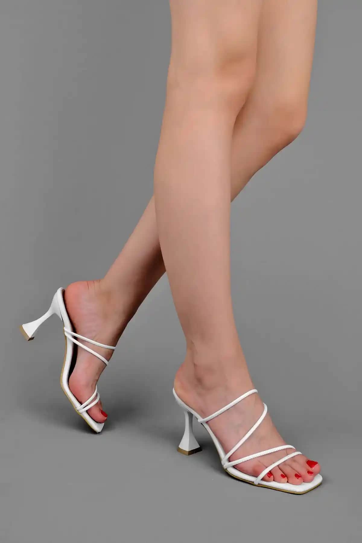 LAL SHOES & BAGS Weather Kadın Topuklu Terlik Şıklık ve Konforu Bir Arada Sunar