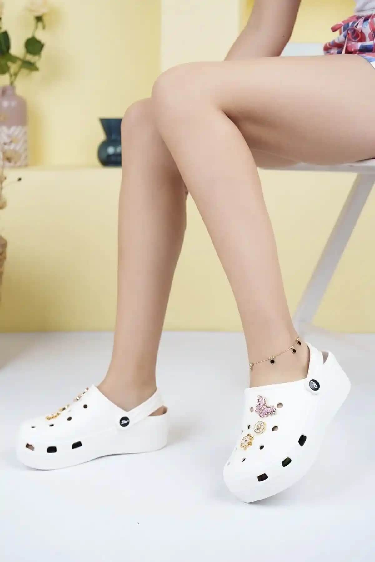 Lucky Collection Rahat Tabanlı Yüksek Ölçekli Terlik: Günlük Şıklık ve Konfor Bir Arada