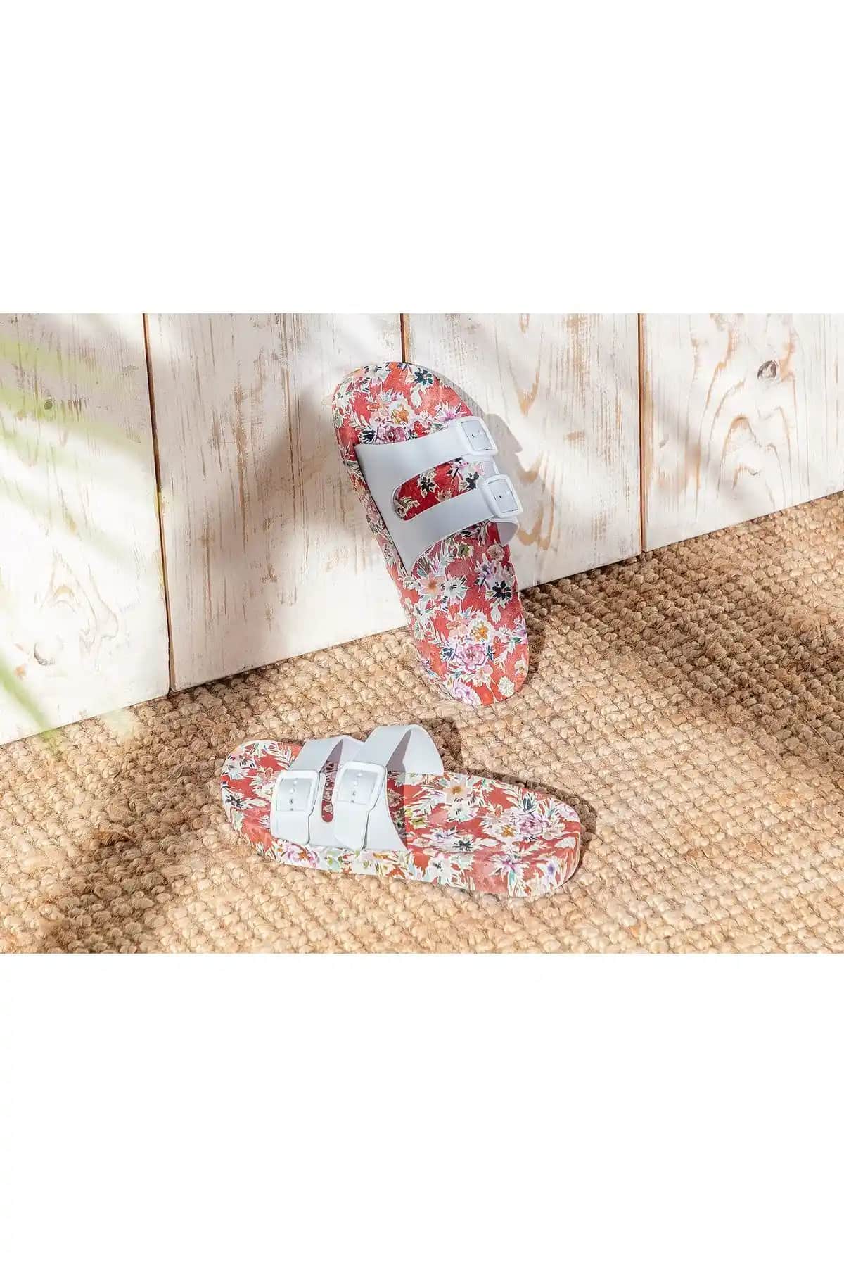 Madame Coco Santiment Kadın Yaz Terlikleri Konfor ve Şıklık Bir Arada