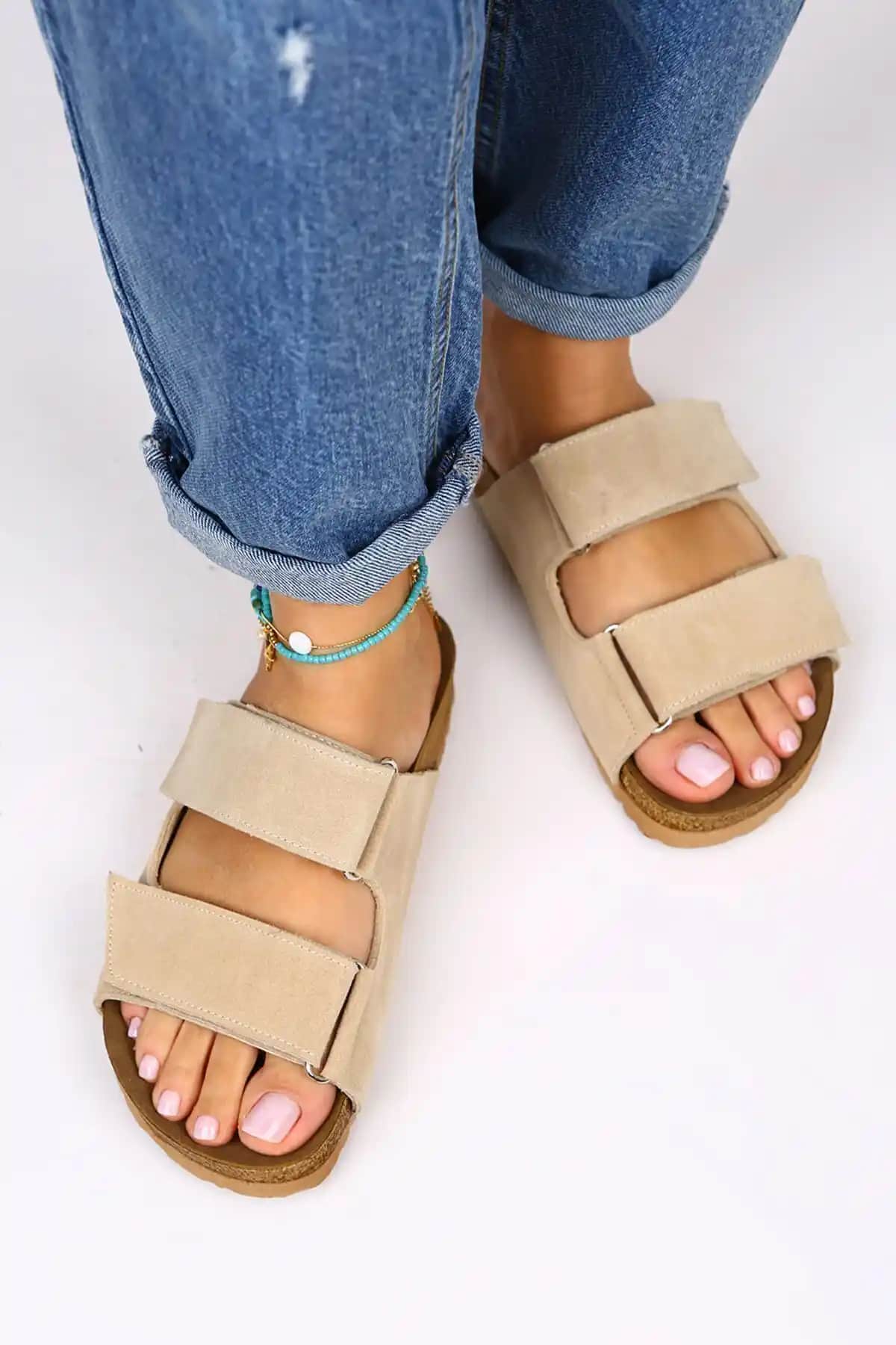 Manijero Vina Kadın Hakiki Deri Koyu Bej Terlik Şıklık ve Konforun Mükemmel Birleşimi