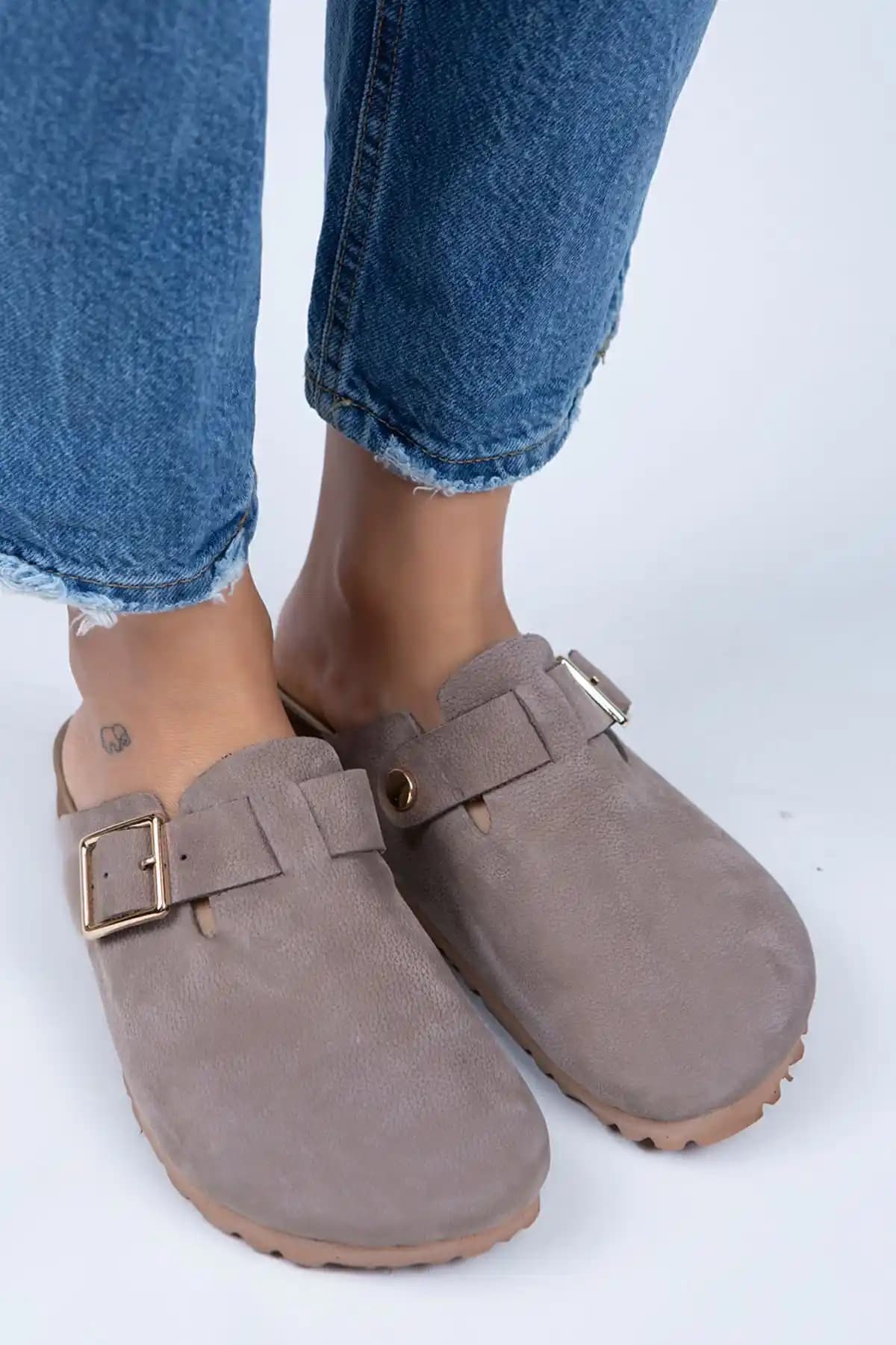 Manijero Zeta Kadın Hakiki Deri Kemerli Vizon Terlik Şık ve Rahat Günlük Ayakkabı