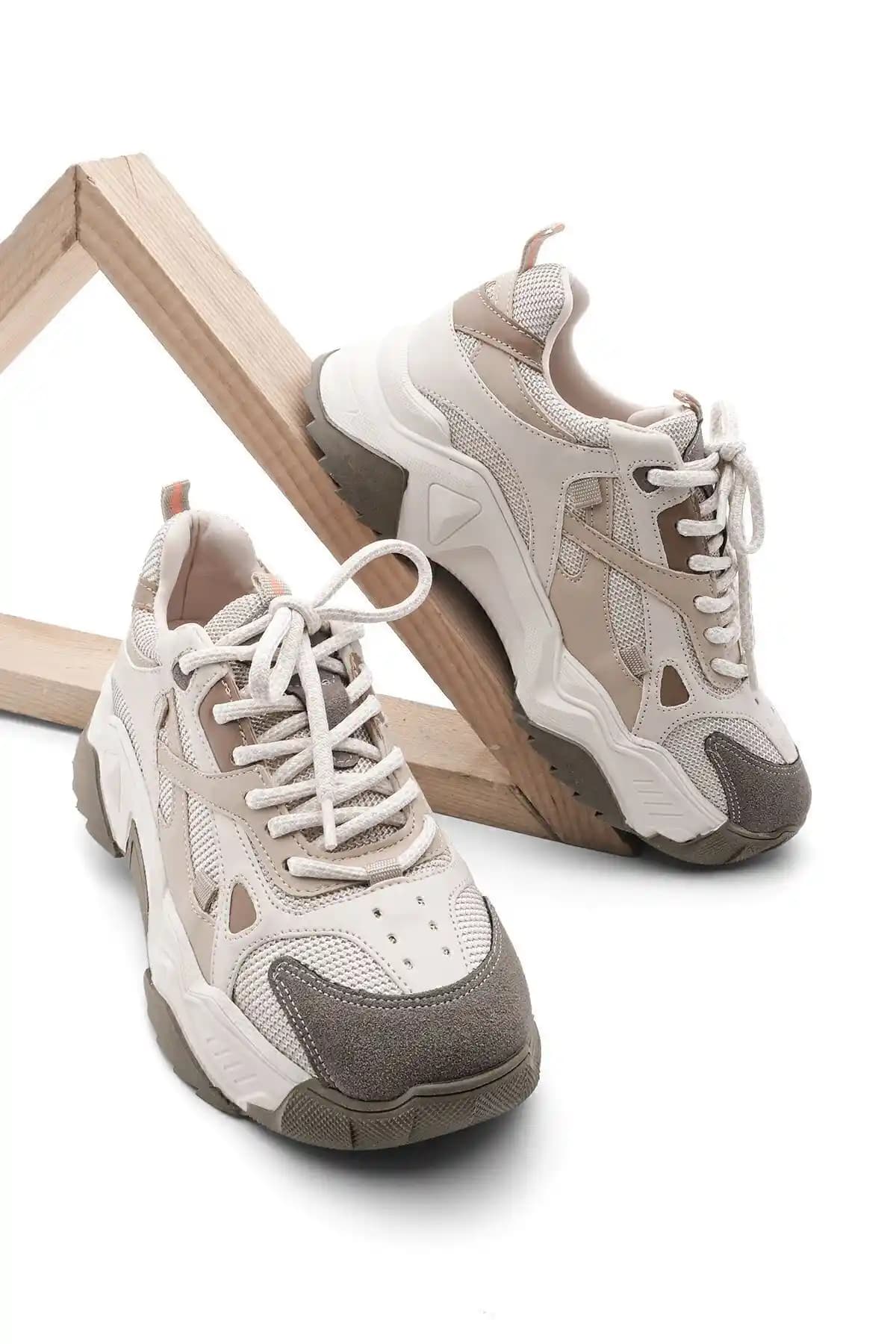 Marjin Kadın Yüksek Taban Sneaker: Şıklık ve Konforu Bir Arada Sunan Modern Tasarım