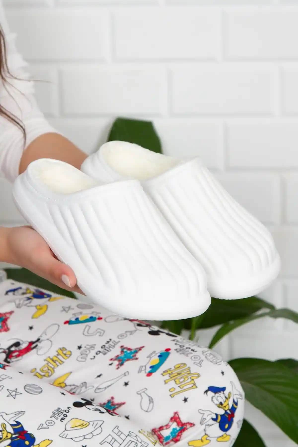 Moda Frato Flora Kapalı İç Yünlü Unisex Ev Terliği Sıcacık ve Şık Tasarım