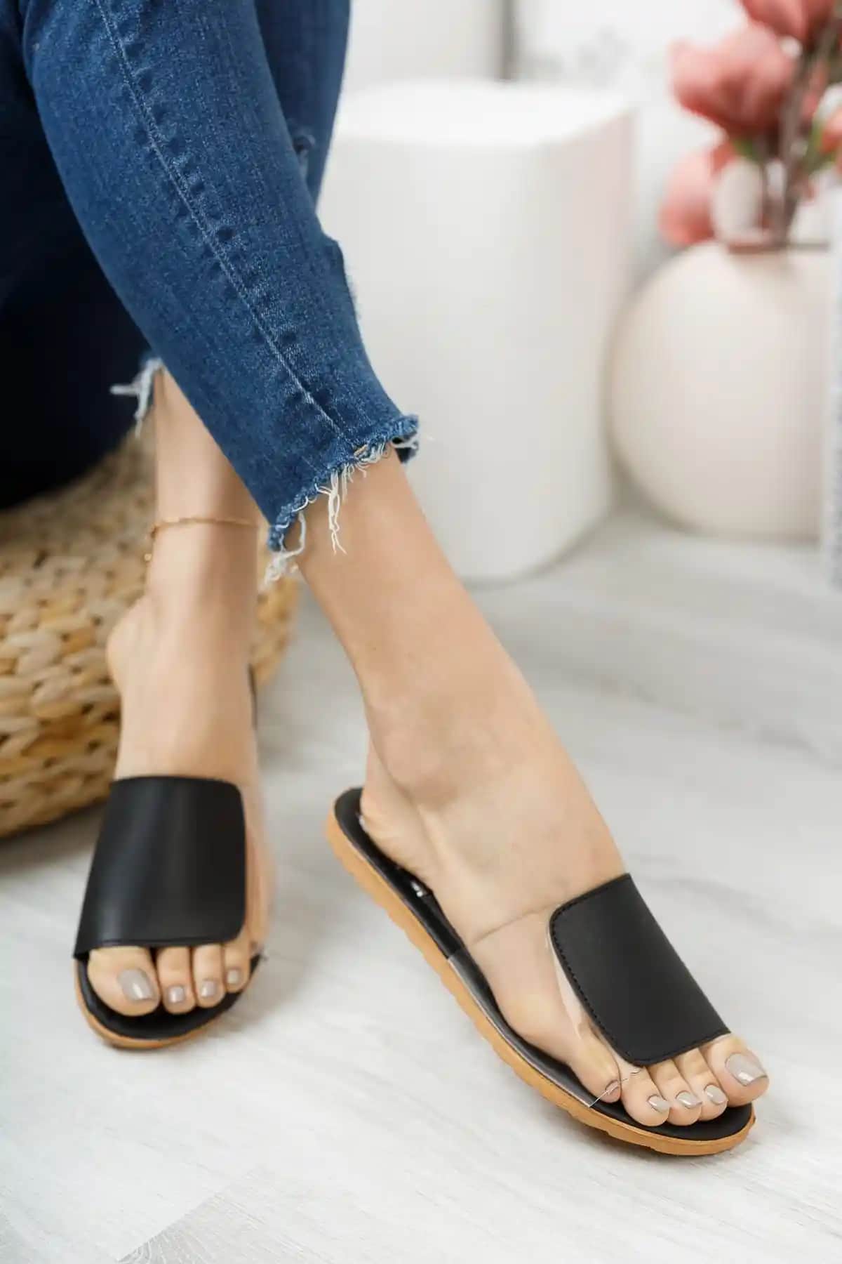 Moda Frato Modafrato Rose Şeffaf Kadın Terlikleri ile Şıklık ve Konfor Bir Arada