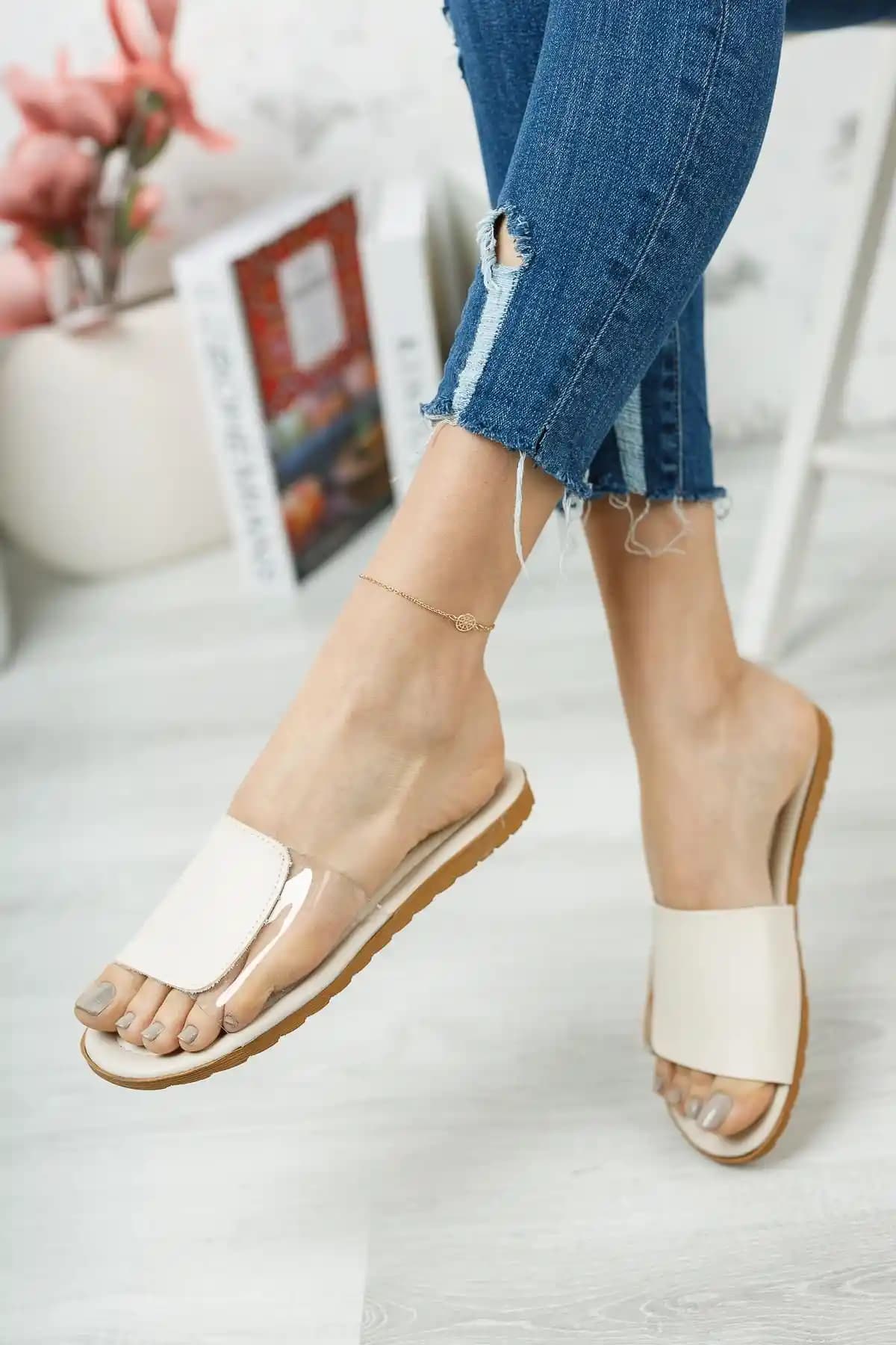 Moda Frato Rose Şeffaf Kadın Terlik: Şıklık ve Konforun Mükemmel Buluşması