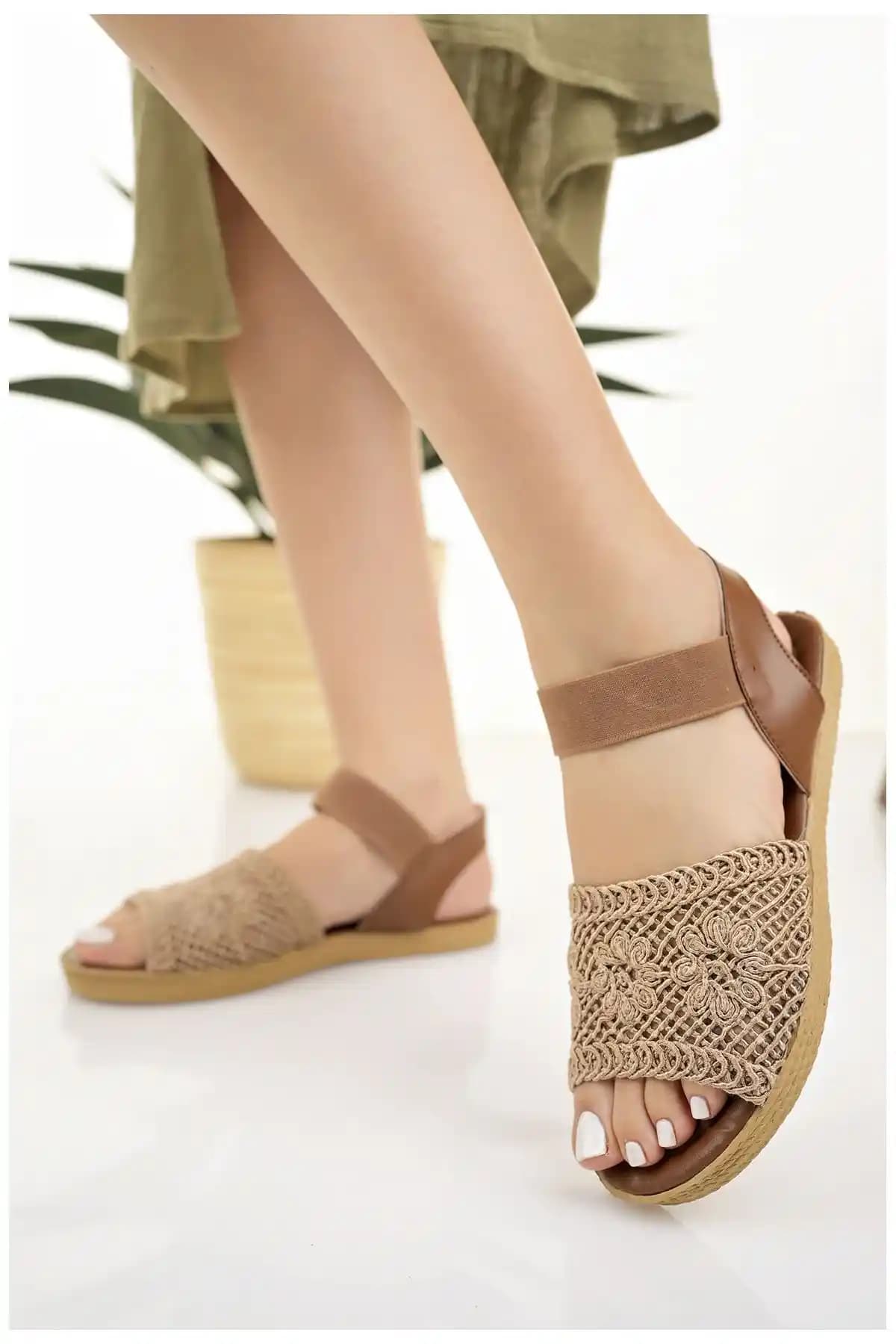 Modafırsat kadın hasır sandalet: şık ve rahat yazlık ayakkabı seçeneği