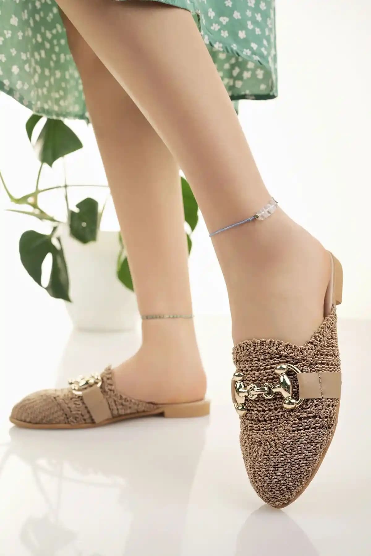 Modafırsat Kadın Hasır Terlik: Şık ve Konforlu Yazlık Ayakkabı Seçenekleri