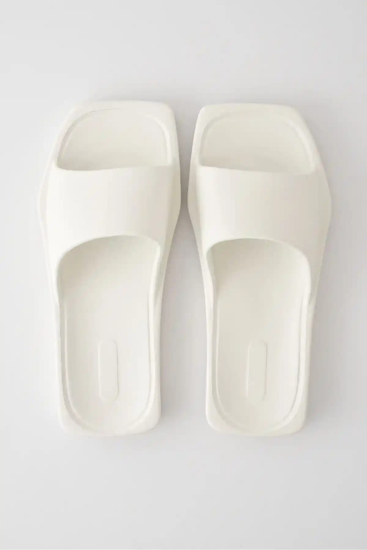 Ozyo Gala Beyaz Eva Yazlık Plaj Terlikleri Günlük ve Plaj Kullanımı İçin Şık ve Konforlu Seçenek