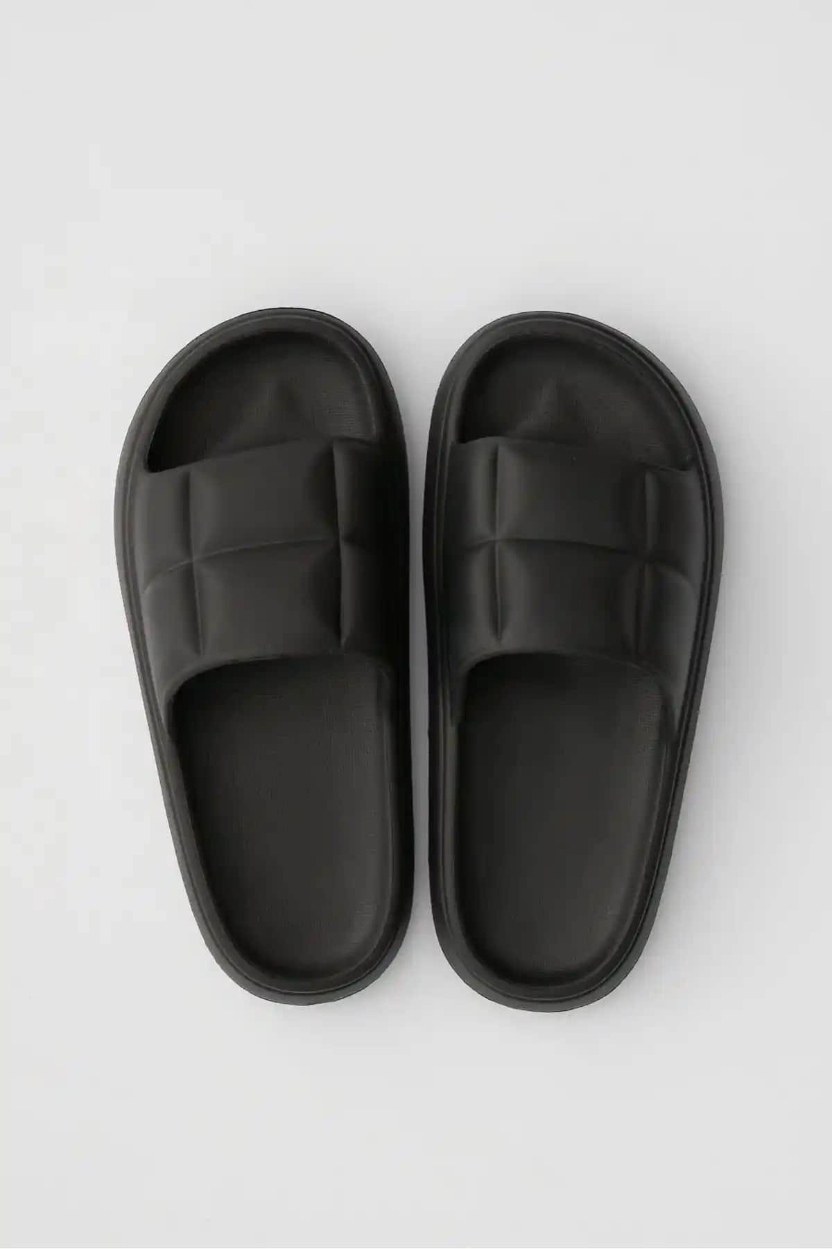 Ozyo Lissa Siyah Eva Yazlık Plaj Terlikleri Şıklık ve Konforu Bir Arada Sunar